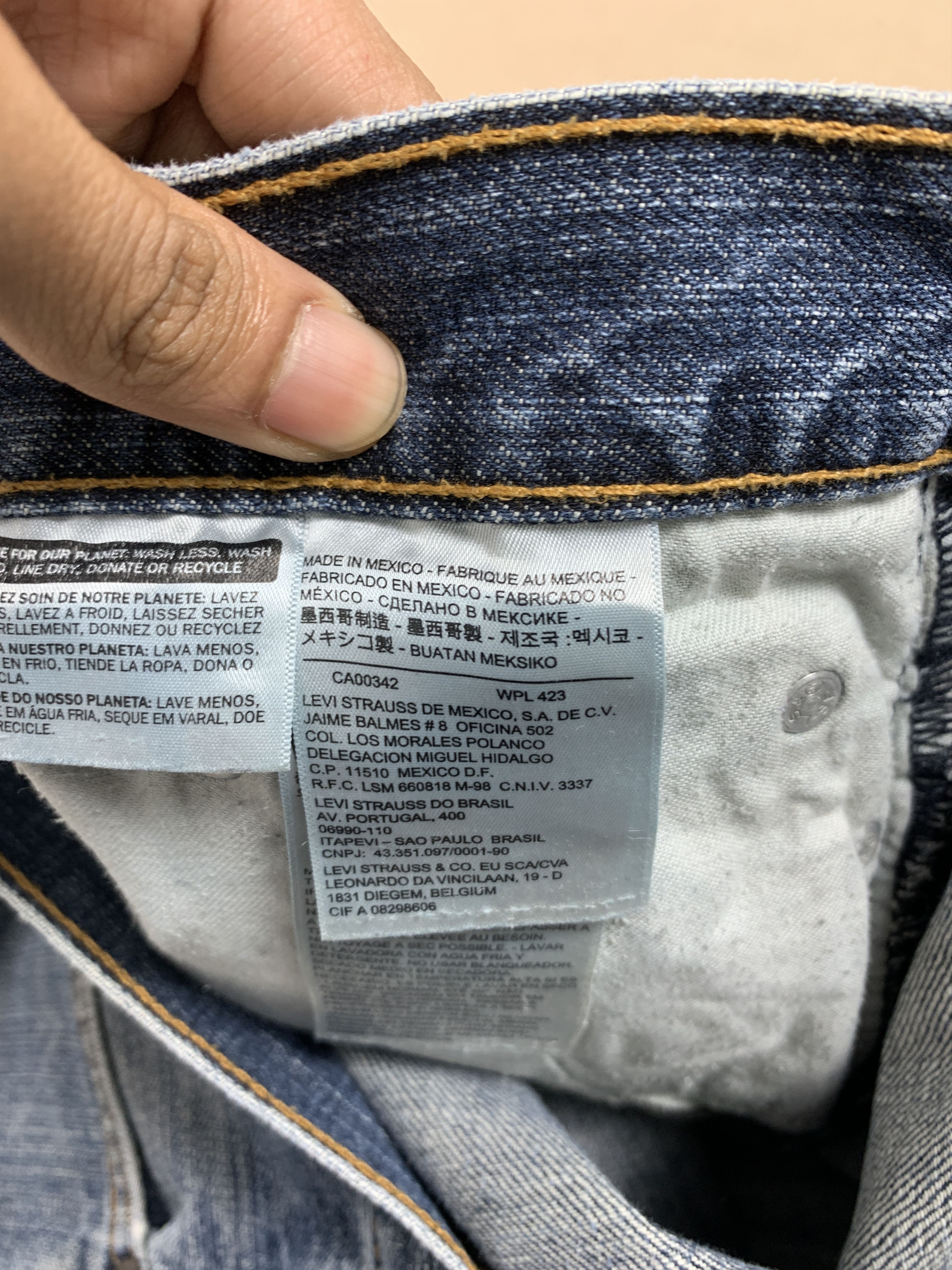 Levi's × Vintage Vintage Levis 559 Straight Cut Faded Blue Jeans Size US 38 / EU 54 - 13 Thumbnail