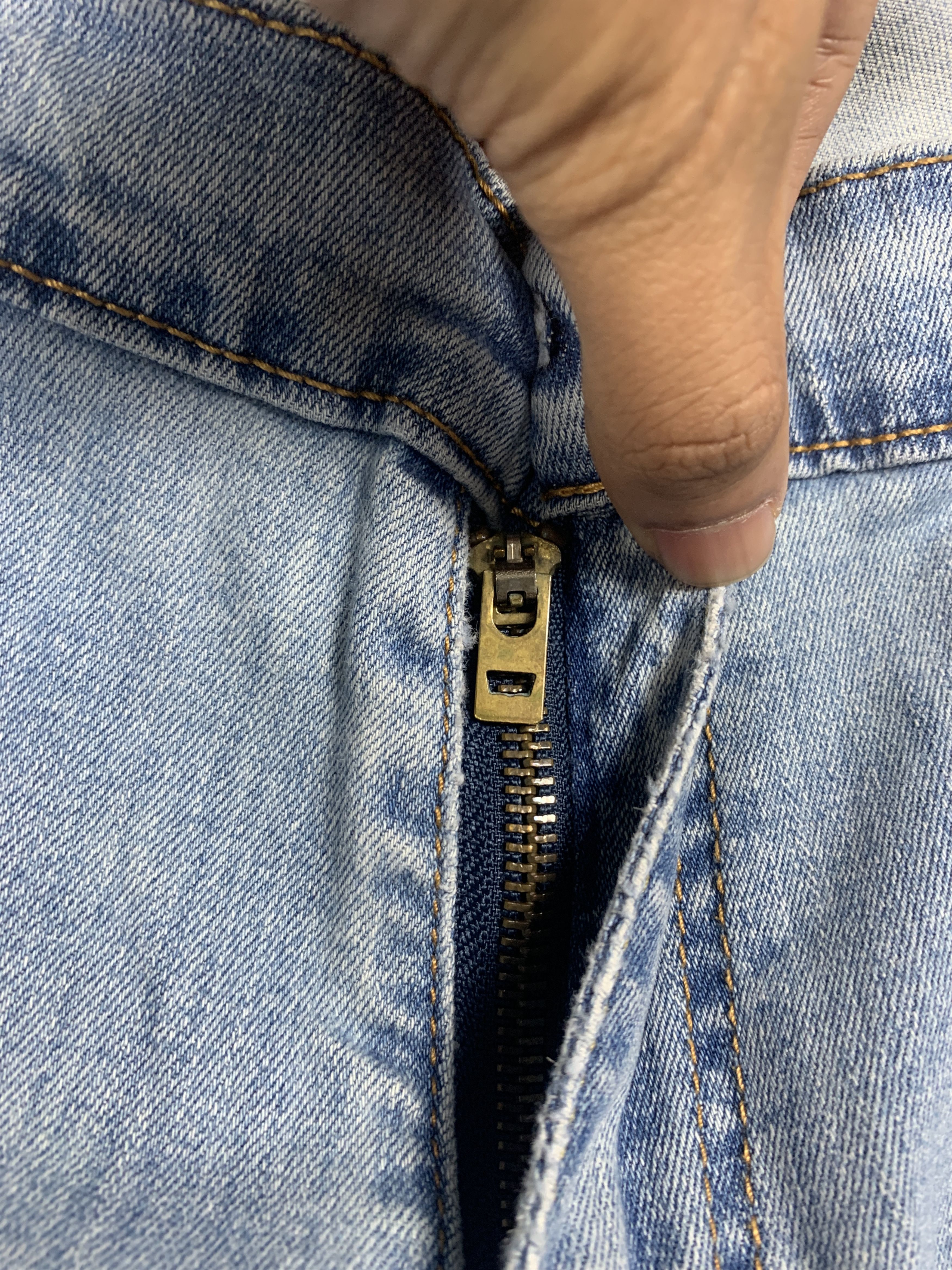 Levi's × Vintage Vintage LEVI'S 541 Distressed Faded Light Wash Jeans Size US 40 / EU 56 - 11 Thumbnail