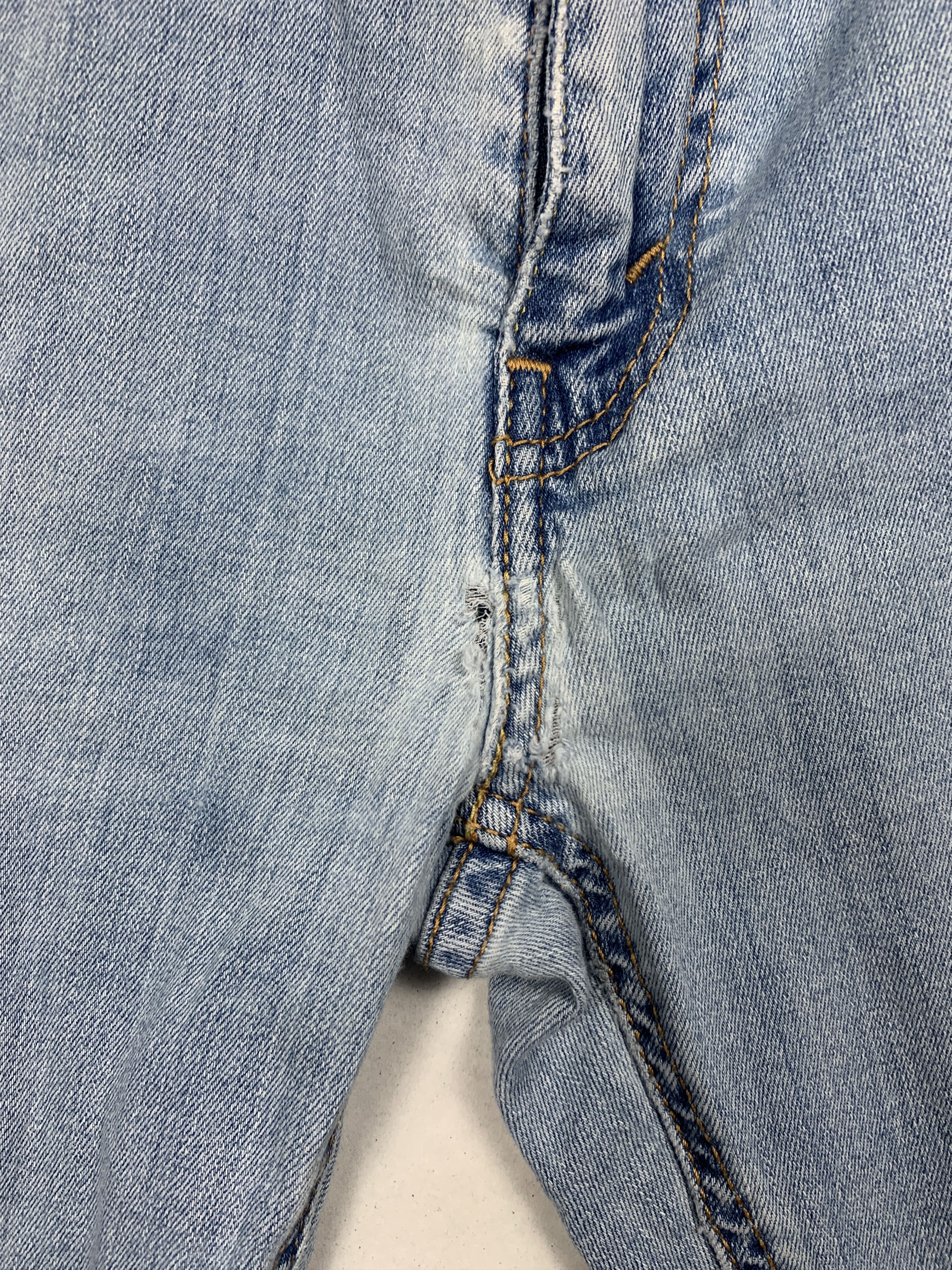 Levi's × Vintage Vintage LEVI'S 541 Distressed Faded Light Wash Jeans Size US 40 / EU 56 - 18 Thumbnail