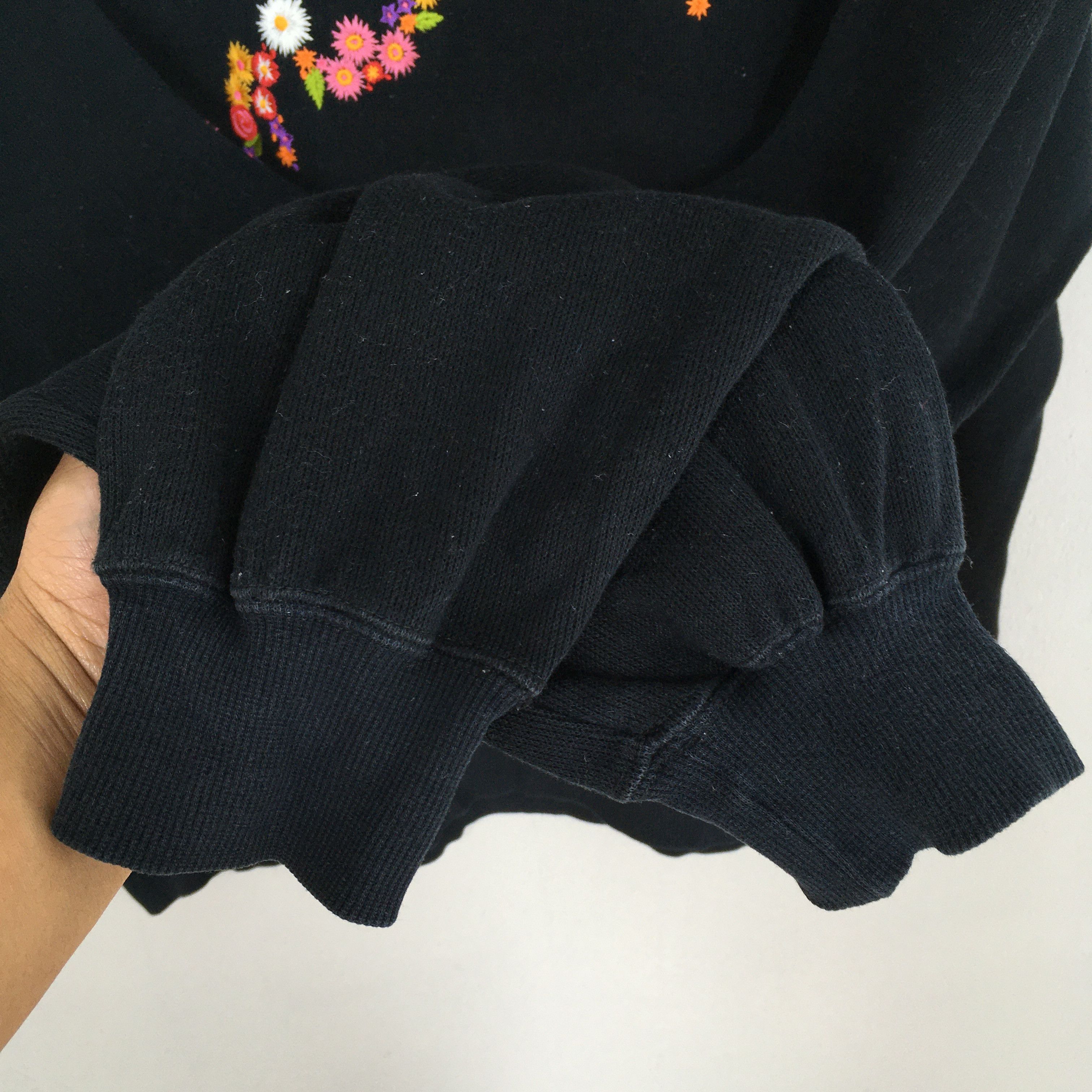 Japanese Brand Vintage Kenzo Jeans Floral Black Sweatshirt Medium Size US M / EU 48-50 / 2 - 4 Thumbnail