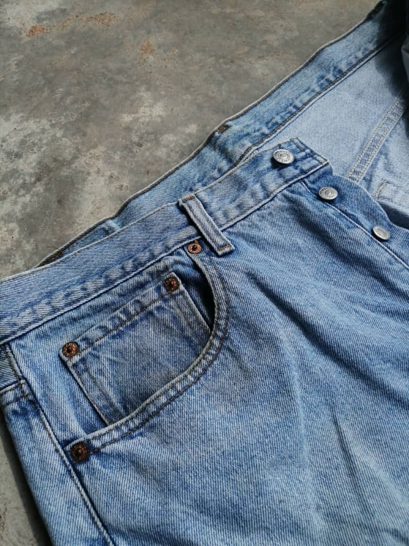 Levi's × Vintage 90s Light Wash Vintage Levi's 501 USA Jeans 36x30 Denim Size US 36 / EU 52 - 4 Thumbnail