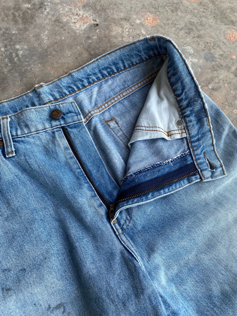 Levi's Vintage Clothing 90s Blue Wash Vintage Levi's 505 Jeans Distressed Denim Size US 34 / EU 50 - 9 Thumbnail