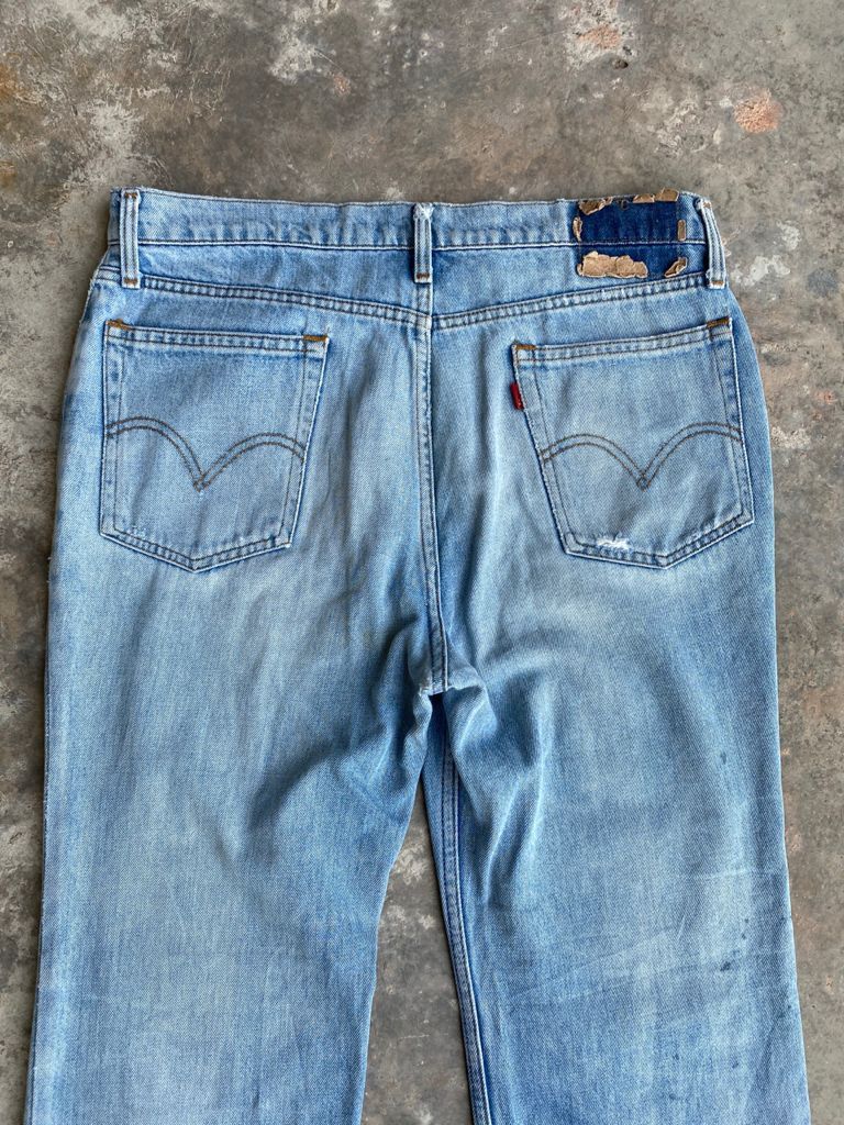 Levi's Vintage Clothing 90s Blue Wash Vintage Levi's 505 Jeans Distressed Denim Size US 34 / EU 50 - 13 Thumbnail
