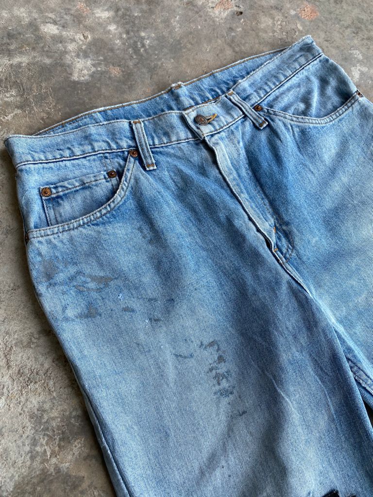 Levi's Vintage Clothing 90s Blue Wash Vintage Levi's 505 Jeans Distressed Denim Size US 34 / EU 50 - 8 Thumbnail