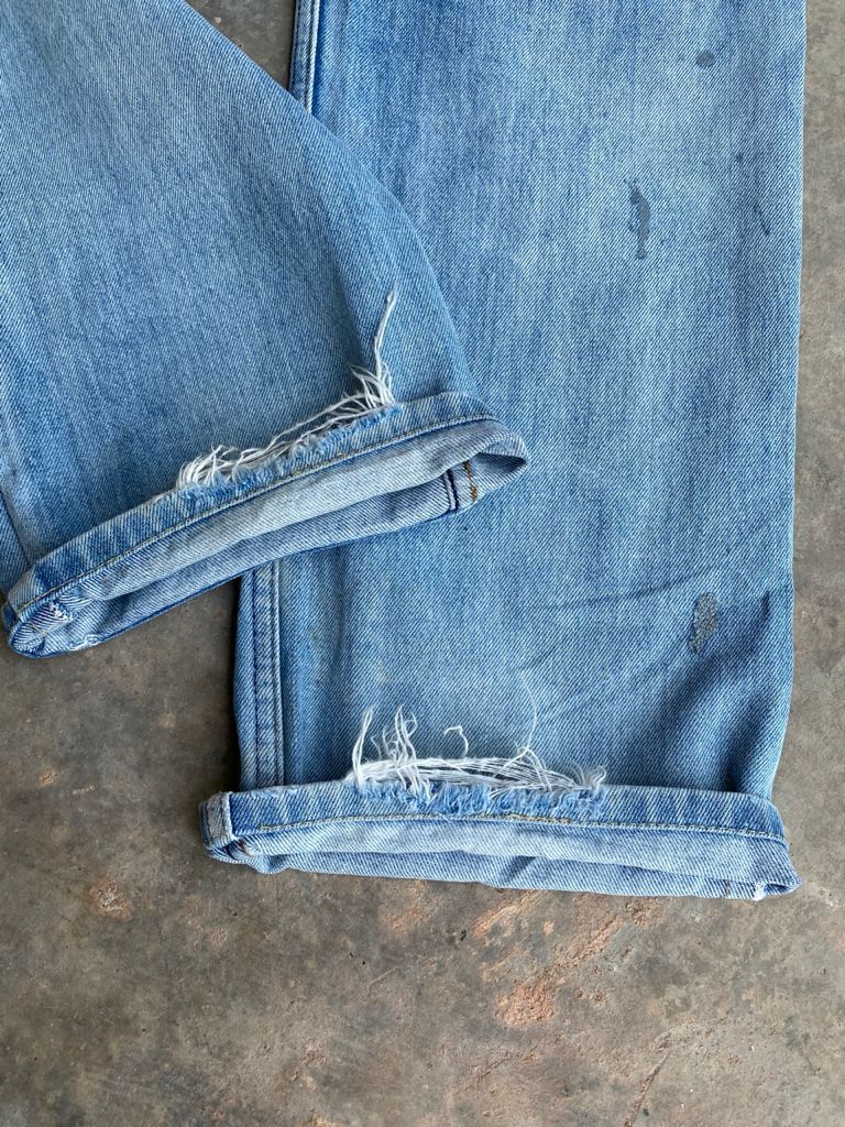 Levi's Vintage Clothing 90s Blue Wash Vintage Levi's 505 Jeans Distressed Denim Size US 34 / EU 50 - 18 Thumbnail