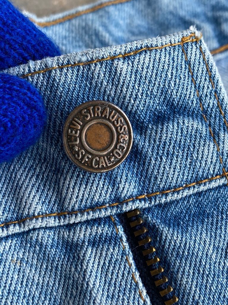 Levi's Vintage Clothing 90s Blue Wash Vintage Levi's 505 Jeans Distressed Denim Size US 34 / EU 50 - 10 Thumbnail