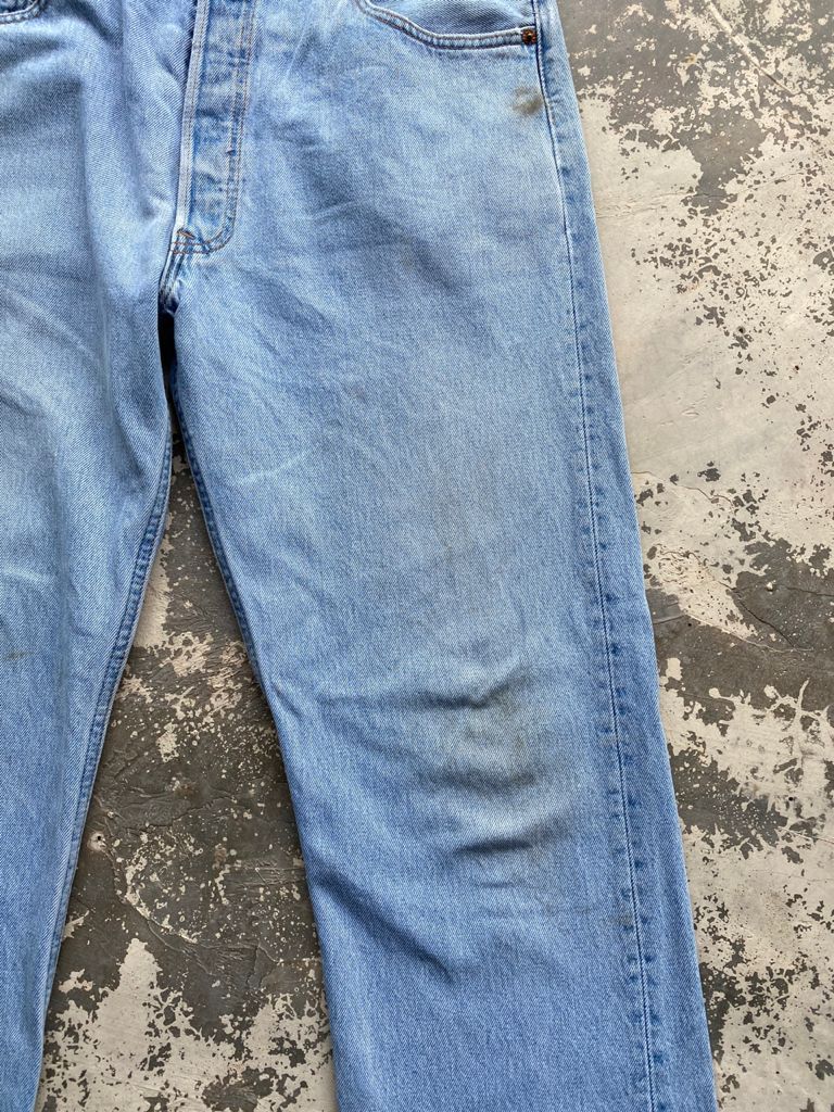 Levi's Light Wash Vintage Levi's 501 Jeans Made in USA 34x31 Size US 34 / EU 50 - 7 Thumbnail
