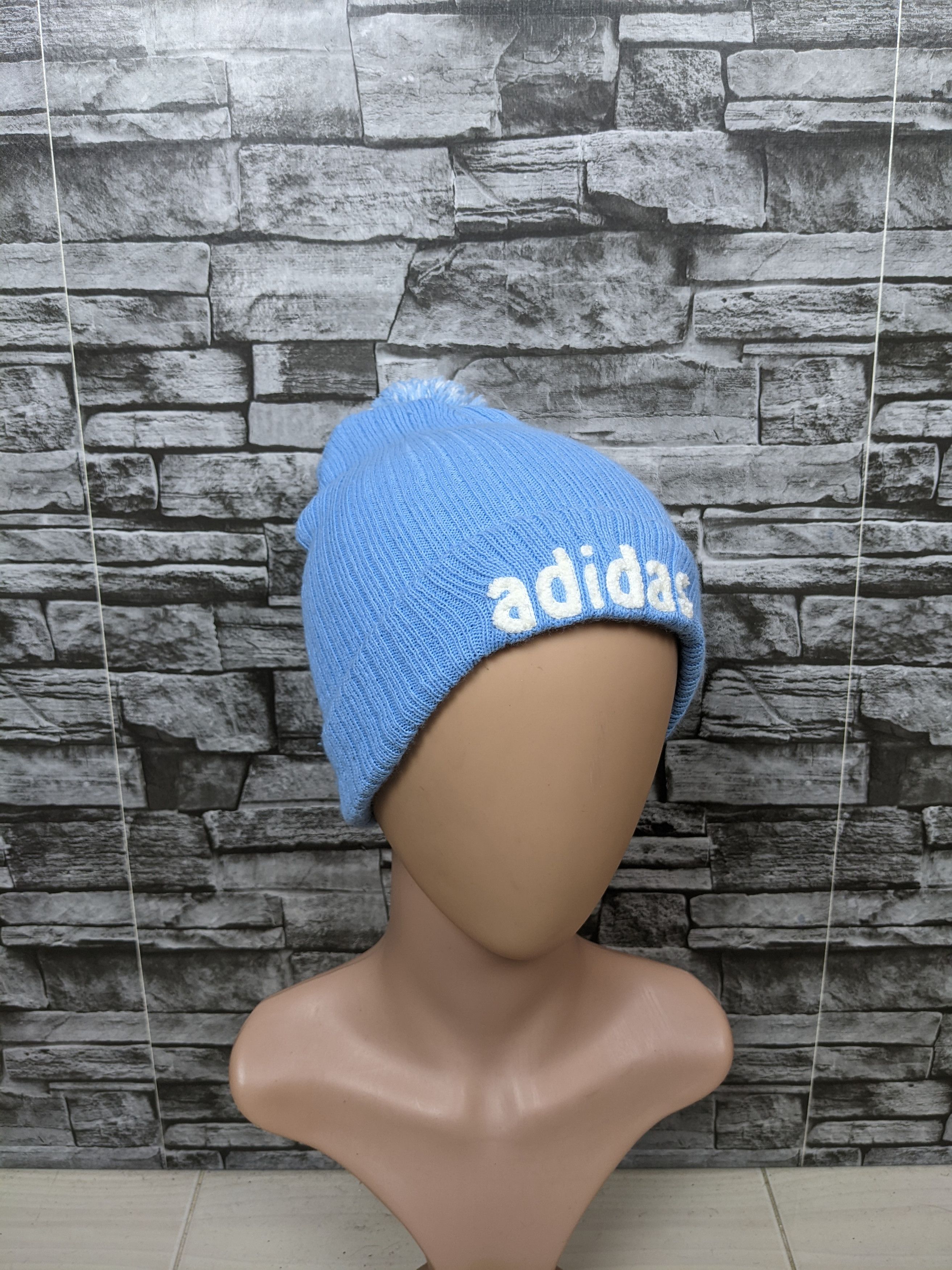 Adidas Vintage Adidas Plain Beanie Hat Cap Snowcap Ski Size ONE SIZE - 1 Thumbnail