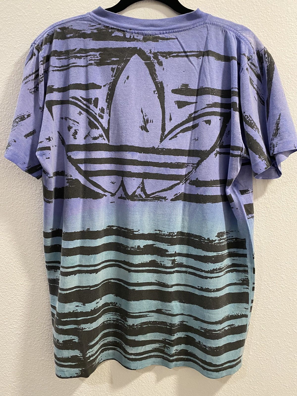 Adidas × Vintage Vintage Adidas Trefoil Tie Dye Tee Size US M / EU 48-50 / 2 - 2 Thumbnail
