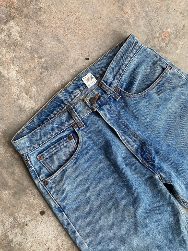 Levi's × Vintage Vintage 90s Light Wash Levi's 505 Jeans Rusty Dirty Effect Size US 31 - 4 Thumbnail