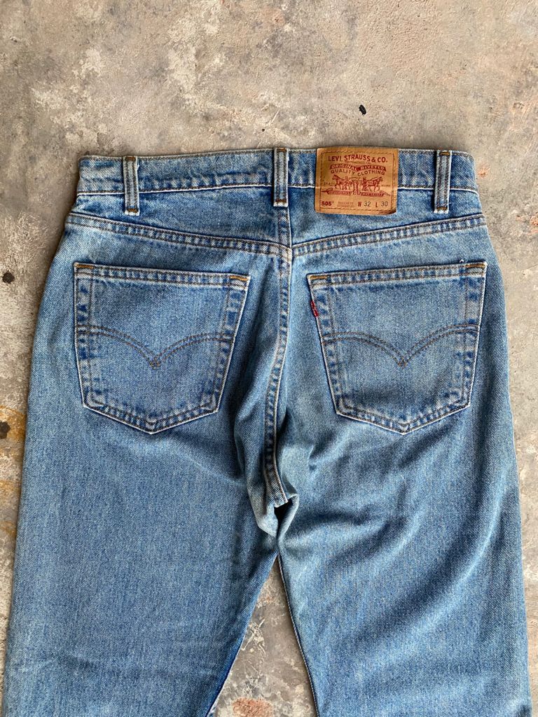 Levi's × Vintage Vintage 90s Light Wash Levi's 505 Jeans Rusty Dirty Effect Size US 31 - 13 Thumbnail
