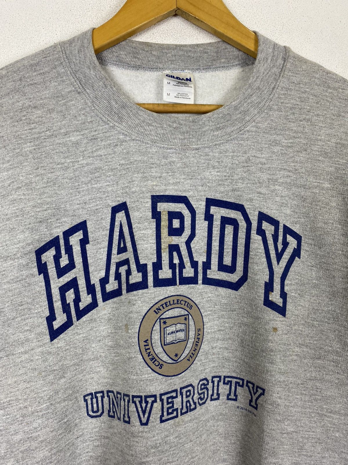 Gildan × Vintage VINTAGE HARDY UNIVERSITY SWEATER Size US M / EU 48-50 / 2 - 3 Thumbnail