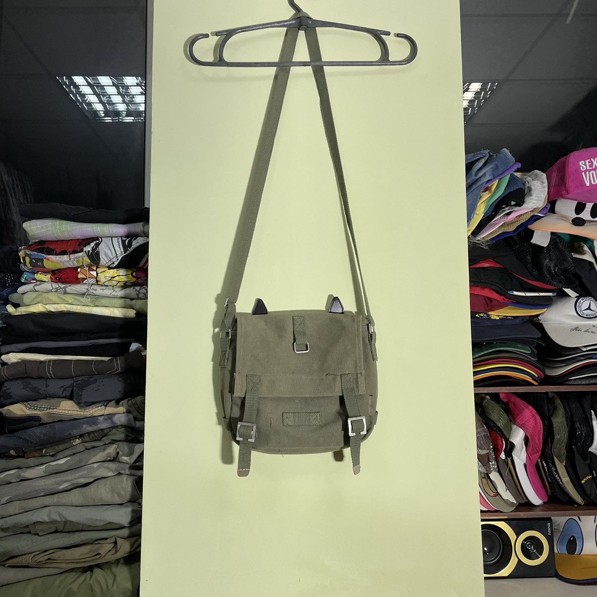 Vintage Vintage Y2K Khaki Canvas Crossbody Bag Streetwear Cropped OS Size ONE SIZE - 1 Thumbnail
