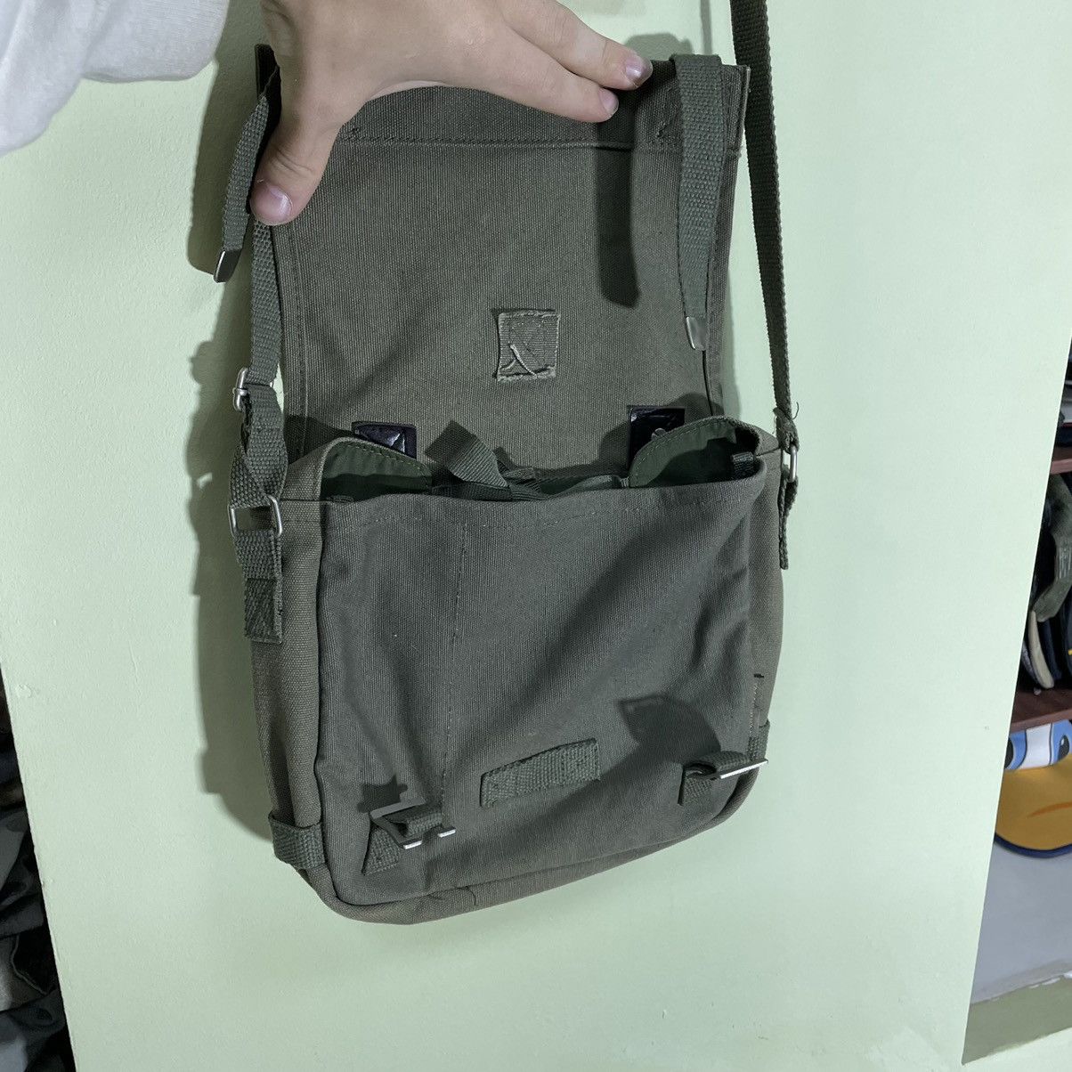 Vintage Vintage Y2K Khaki Canvas Crossbody Bag Streetwear Cropped OS Size ONE SIZE - 5 Thumbnail