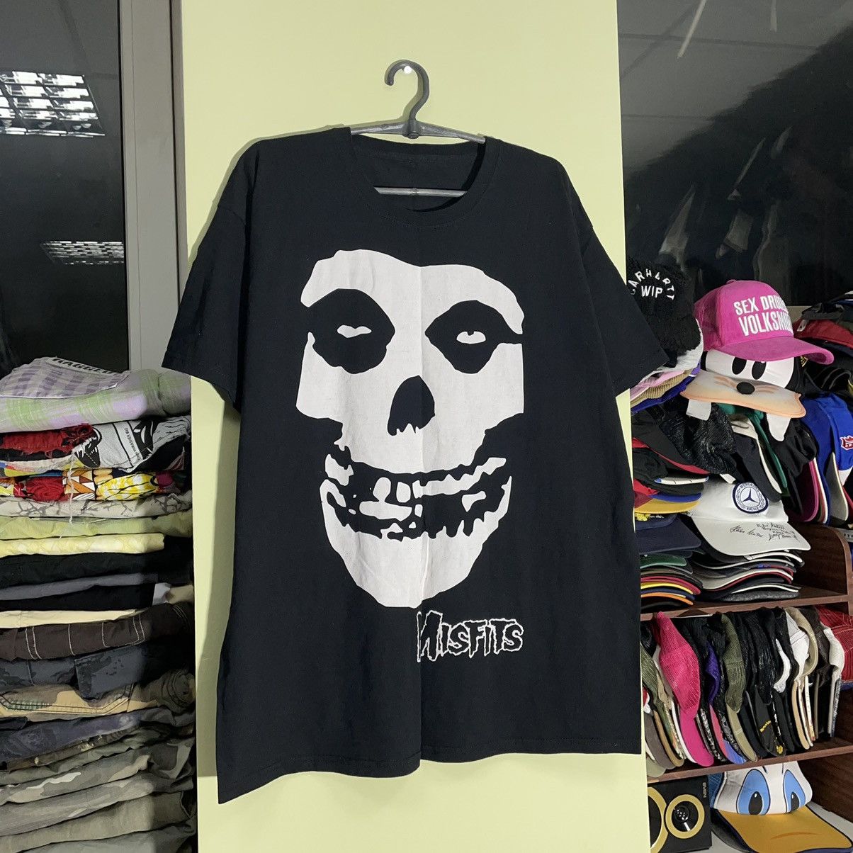 Vintage Vintage Y2K Misfits Graphic Tee Skull Horror Punk Streetwear Size US XL / EU 56 / 4 - 3 Thumbnail