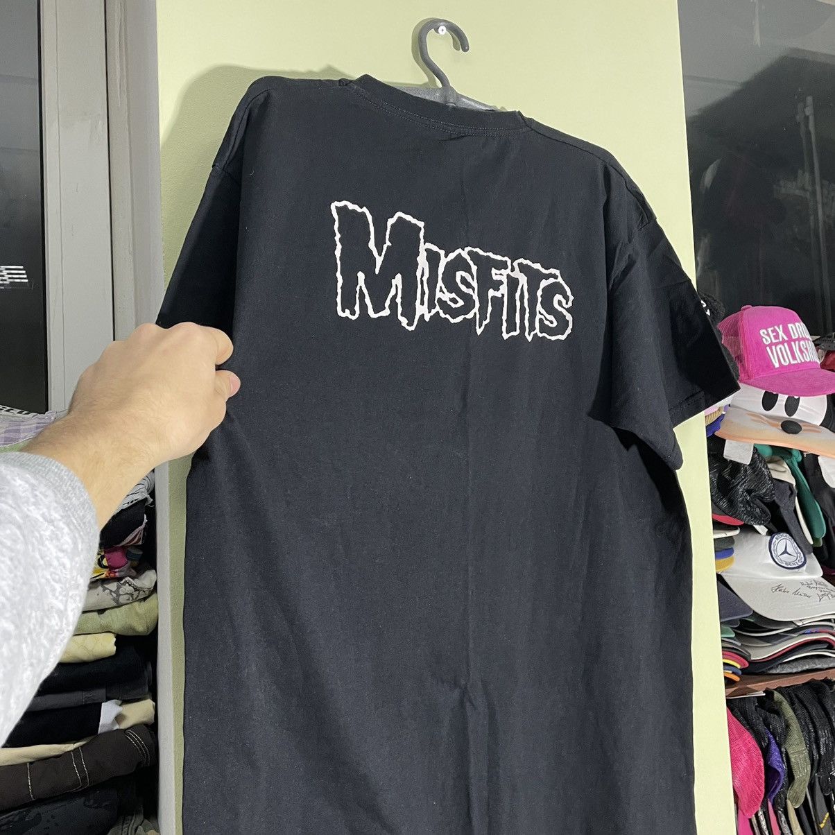 Vintage Vintage Y2K Misfits Graphic Tee Skull Horror Punk Streetwear Size US XL / EU 56 / 4 - 6 Thumbnail