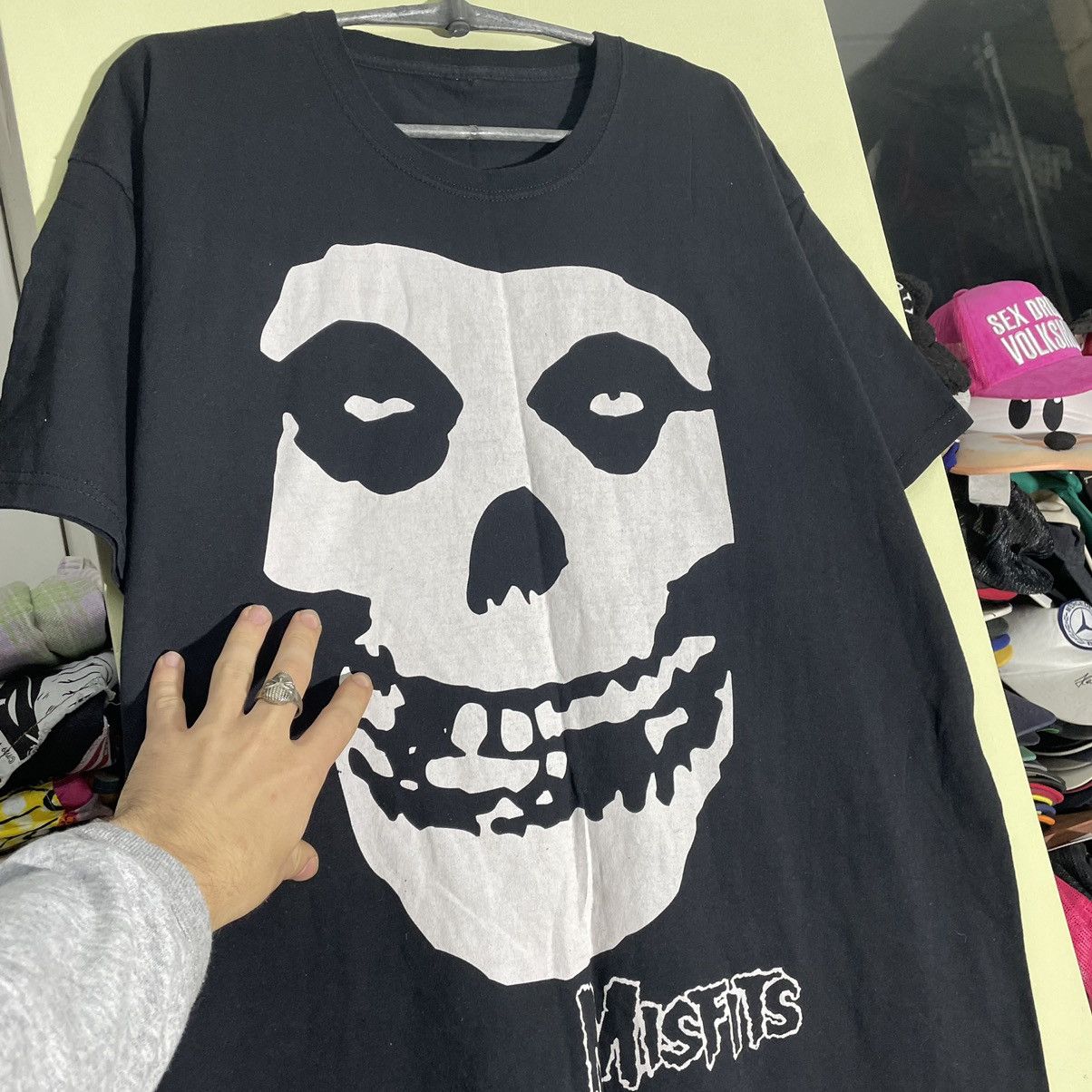 Vintage Vintage Y2K Misfits Graphic Tee Skull Horror Punk Streetwear Size US XL / EU 56 / 4 - 5 Thumbnail