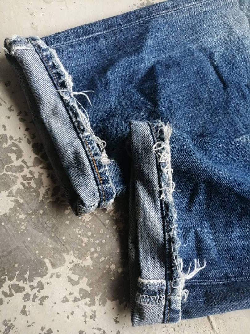 Levi's 90s Vintage Light Wash Levi’s 501 Distressed Denim 30x32 Size US 30 / EU 46 - 16 Thumbnail