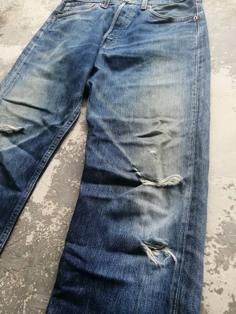Levi's 90s Vintage Light Wash Levi’s 501 Distressed Denim 30x32 Size US 30 / EU 46 - 5 Thumbnail