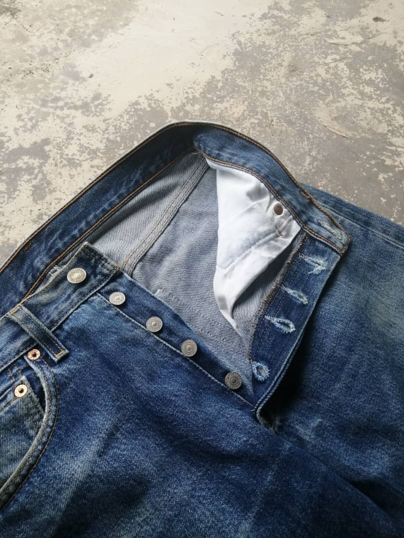 Levi's 90s Vintage Light Wash Levi’s 501 Distressed Denim 30x32 Size US 30 / EU 46 - 6 Thumbnail