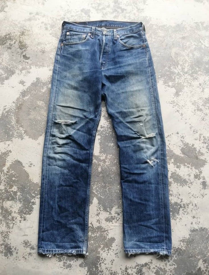 image of 90's Vintage Light Wash Levi’S 501 Distressed Denim 30X32 in Faded Blue Distressed, Men's
