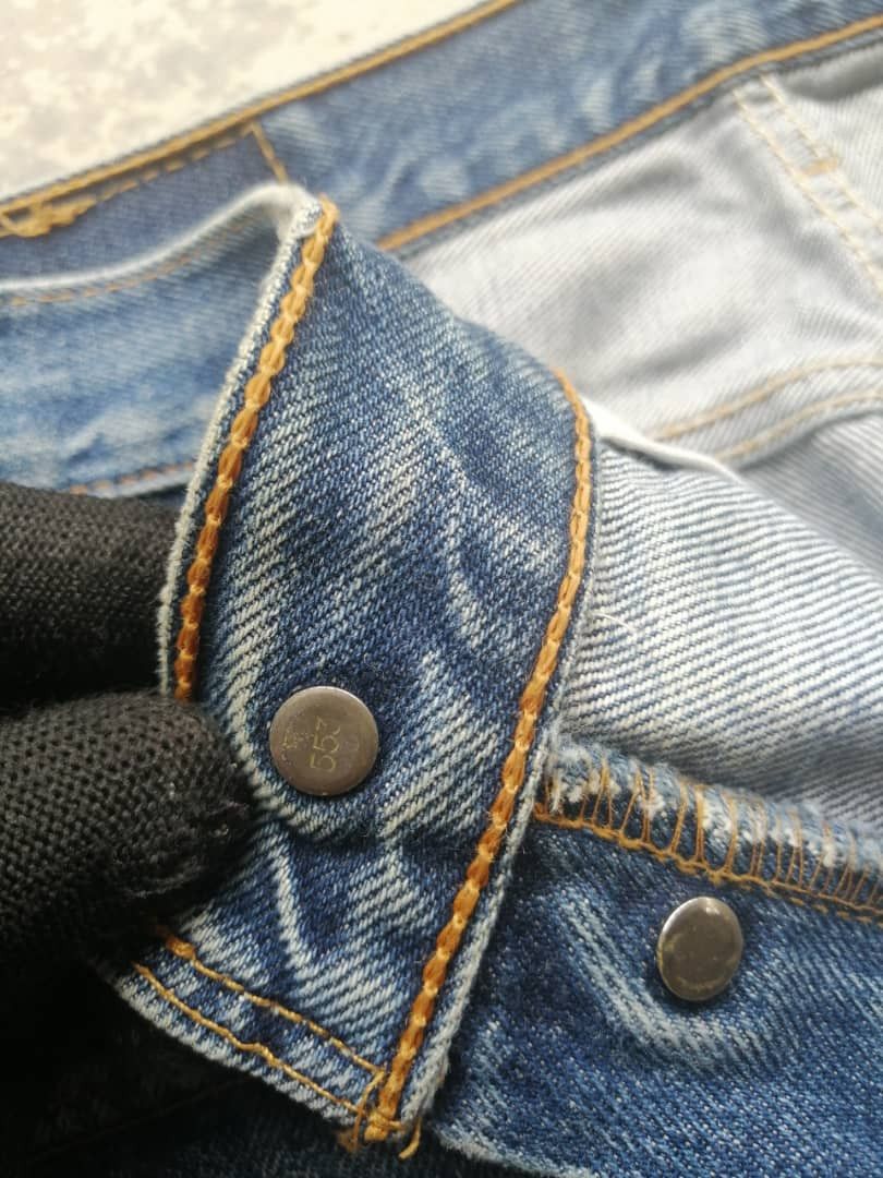 Levi's 90s Vintage Light Wash Levi’s 501 Distressed Denim 30x32 Size US 30 / EU 46 - 8 Thumbnail