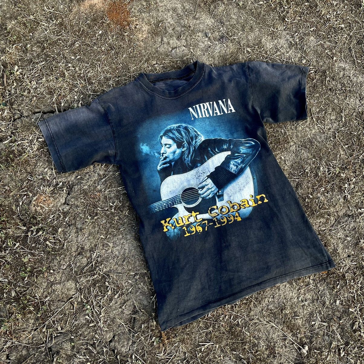 Vintage Vintage 90s Sun Faded Nirvana Band Graphic Tee Grunge Slim M Size US M / EU 48-50 / 2 - 6 Thumbnail