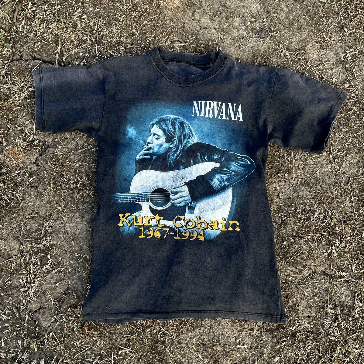 Vintage Vintage 90s Sun Faded Nirvana Band Graphic Tee Grunge Slim M Size US M / EU 48-50 / 2 - 2 Thumbnail