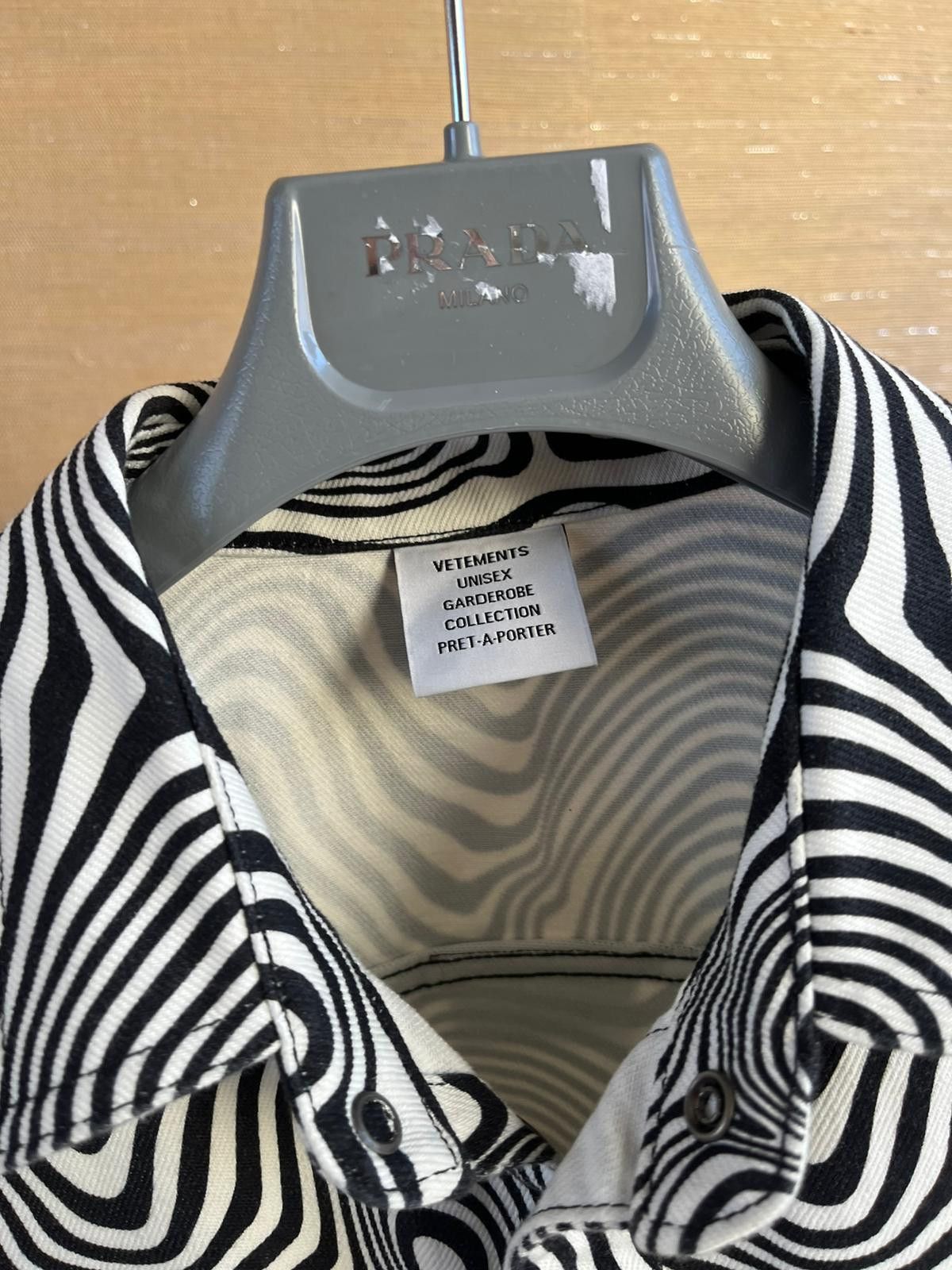 Vetements Heavy Zebra Button Up Shirt in Black & White Size US XS / EU 42 / 0 - 5 Thumbnail