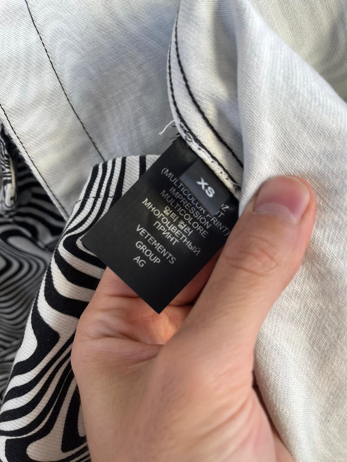 Vetements Heavy Zebra Button Up Shirt in Black & White Size US XS / EU 42 / 0 - 9 Thumbnail