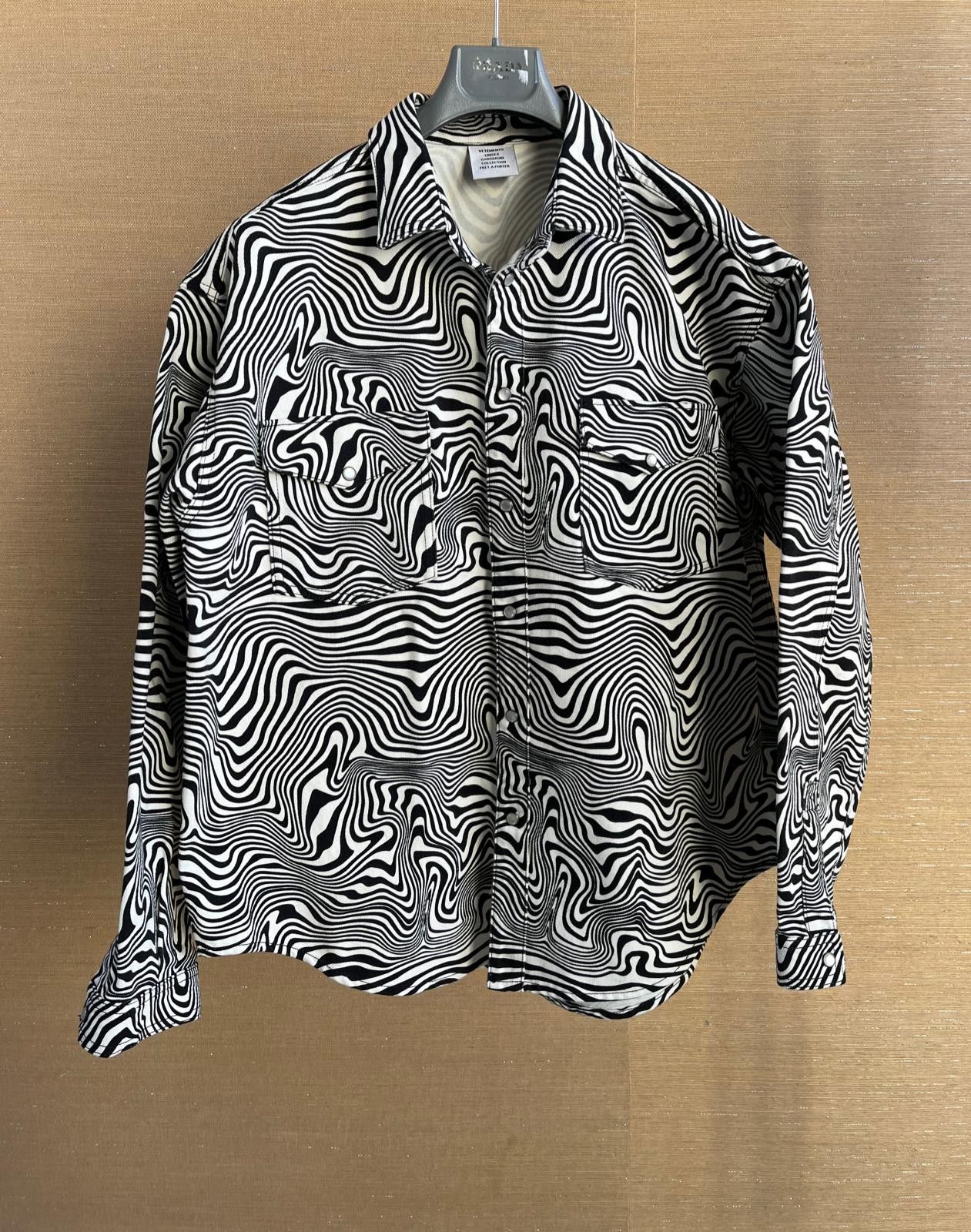 Vetements Heavy Zebra Button Up Shirt in Black & White Size US XS / EU 42 / 0 - 4 Thumbnail