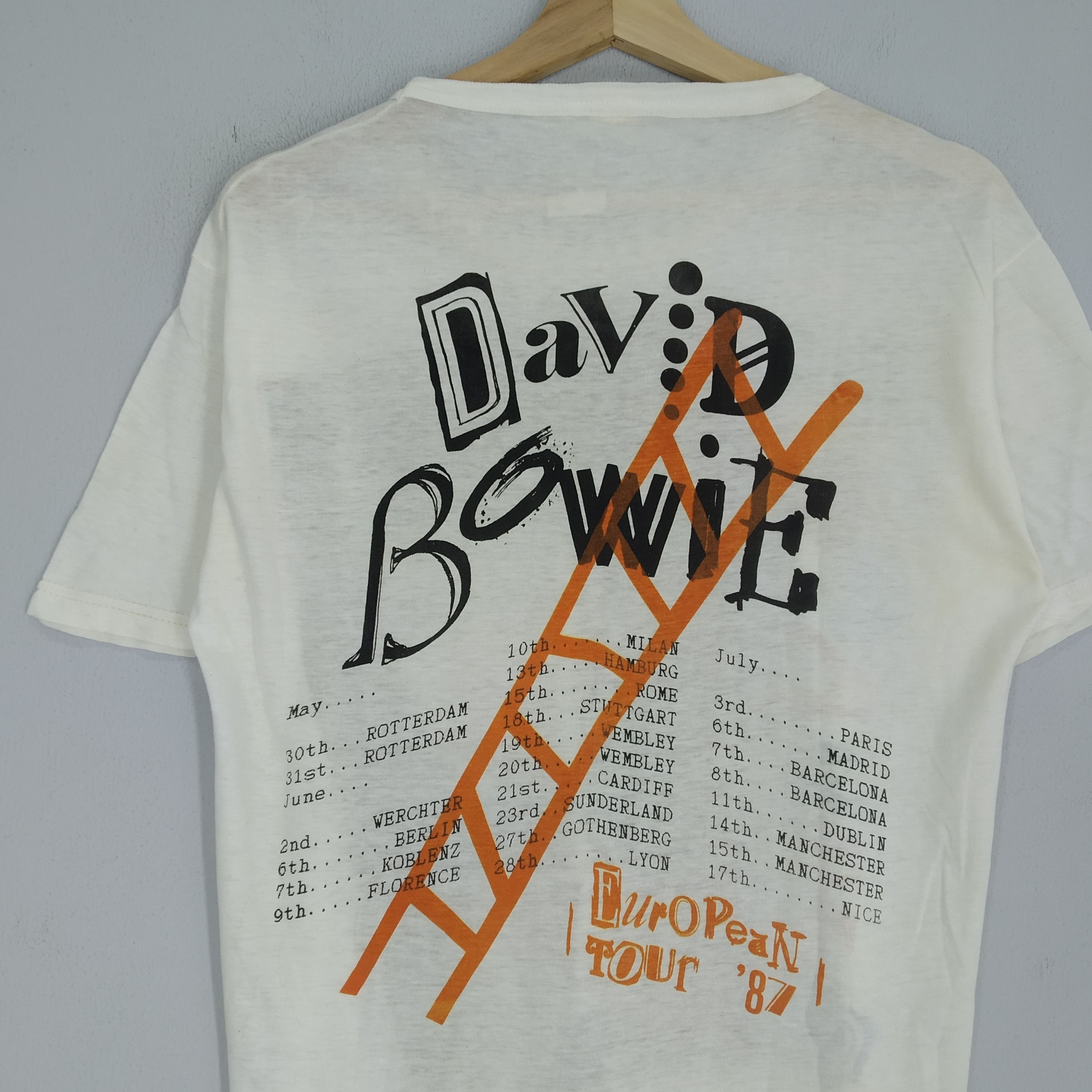 Band Tees Vintage OG 1980s David Bowie Europe Tour 87 Rock Shirt Size US M / EU 48-50 / 2 - 6 Thumbnail