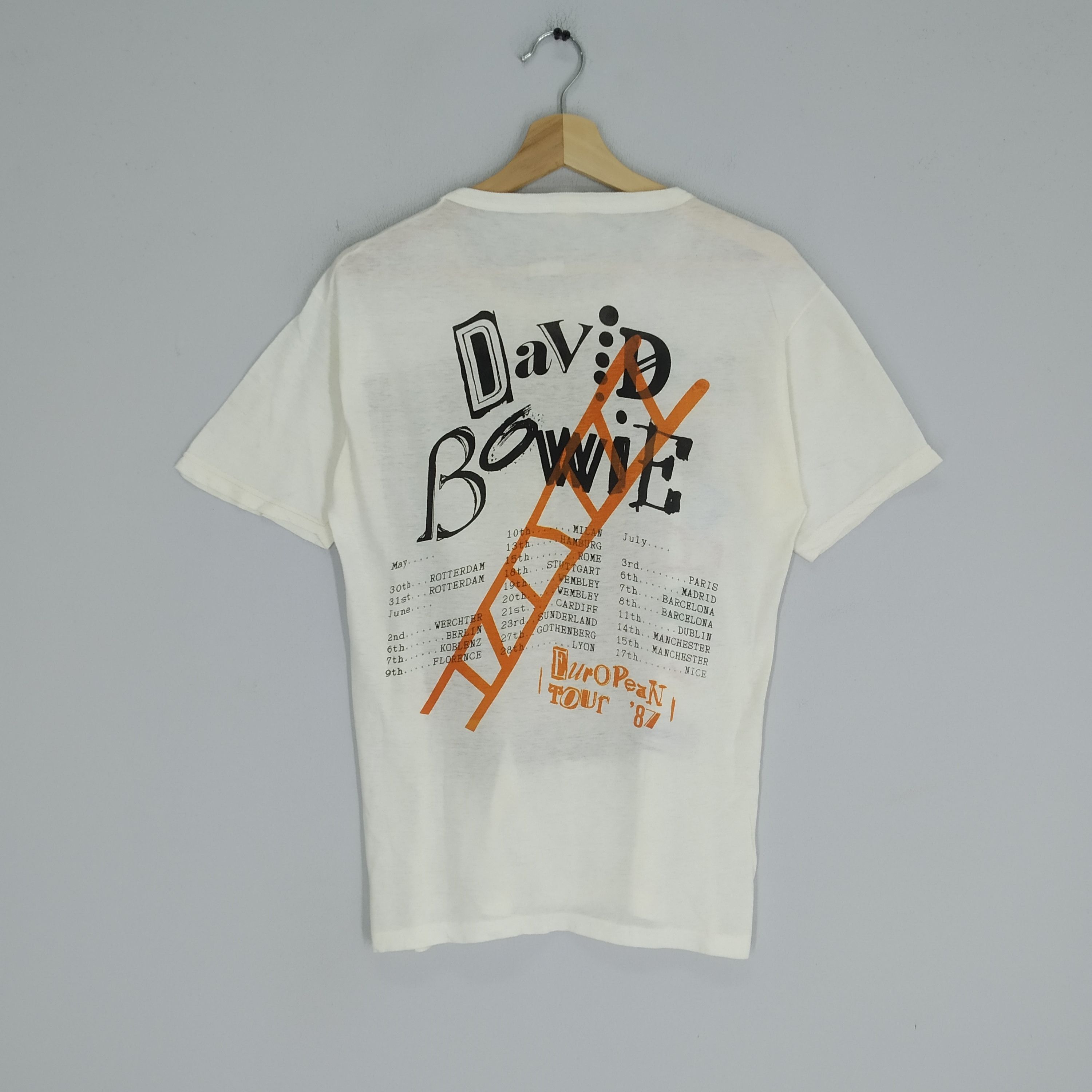 Band Tees Vintage OG 1980s David Bowie Europe Tour 87 Rock Shirt Size US M / EU 48-50 / 2 - 2 Thumbnail