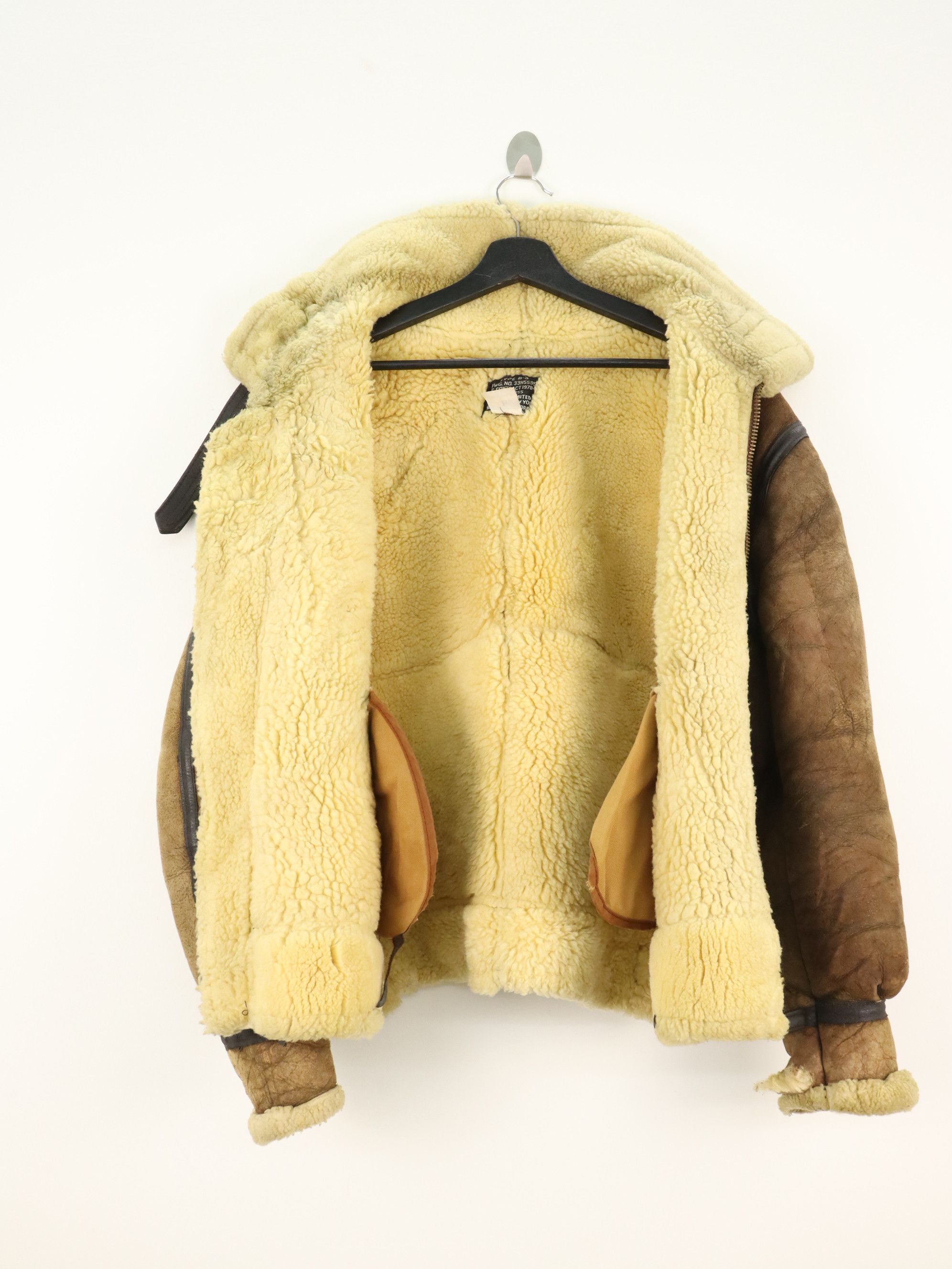 Avirex × Vintage Vtg Avirex B-3 USAAF Shearling Leather Flight Bomber Jacket Size US M / EU 48-50 / 2 - 7 Thumbnail
