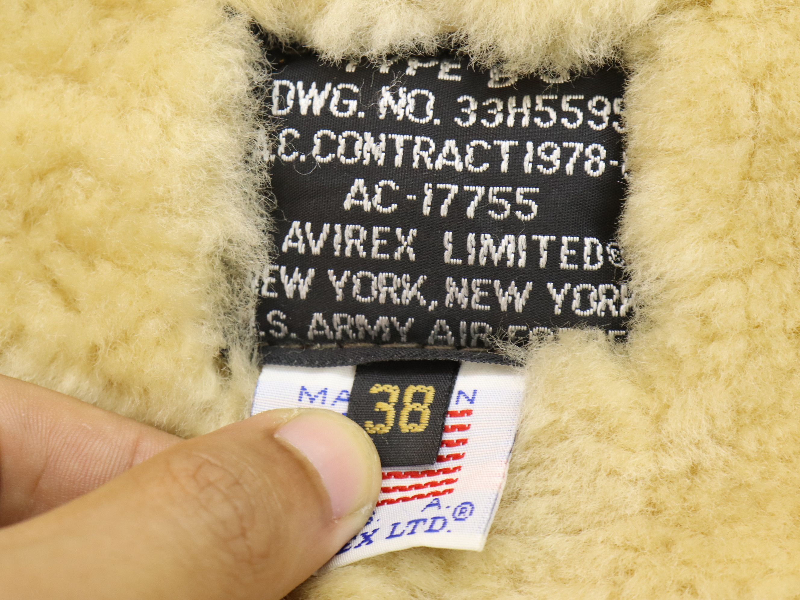 Avirex Vtg. Avirex Type B-3 Leather Sheepskin Flight Bomber Jacket Size US M / EU 48-50 / 2 - 23 Thumbnail