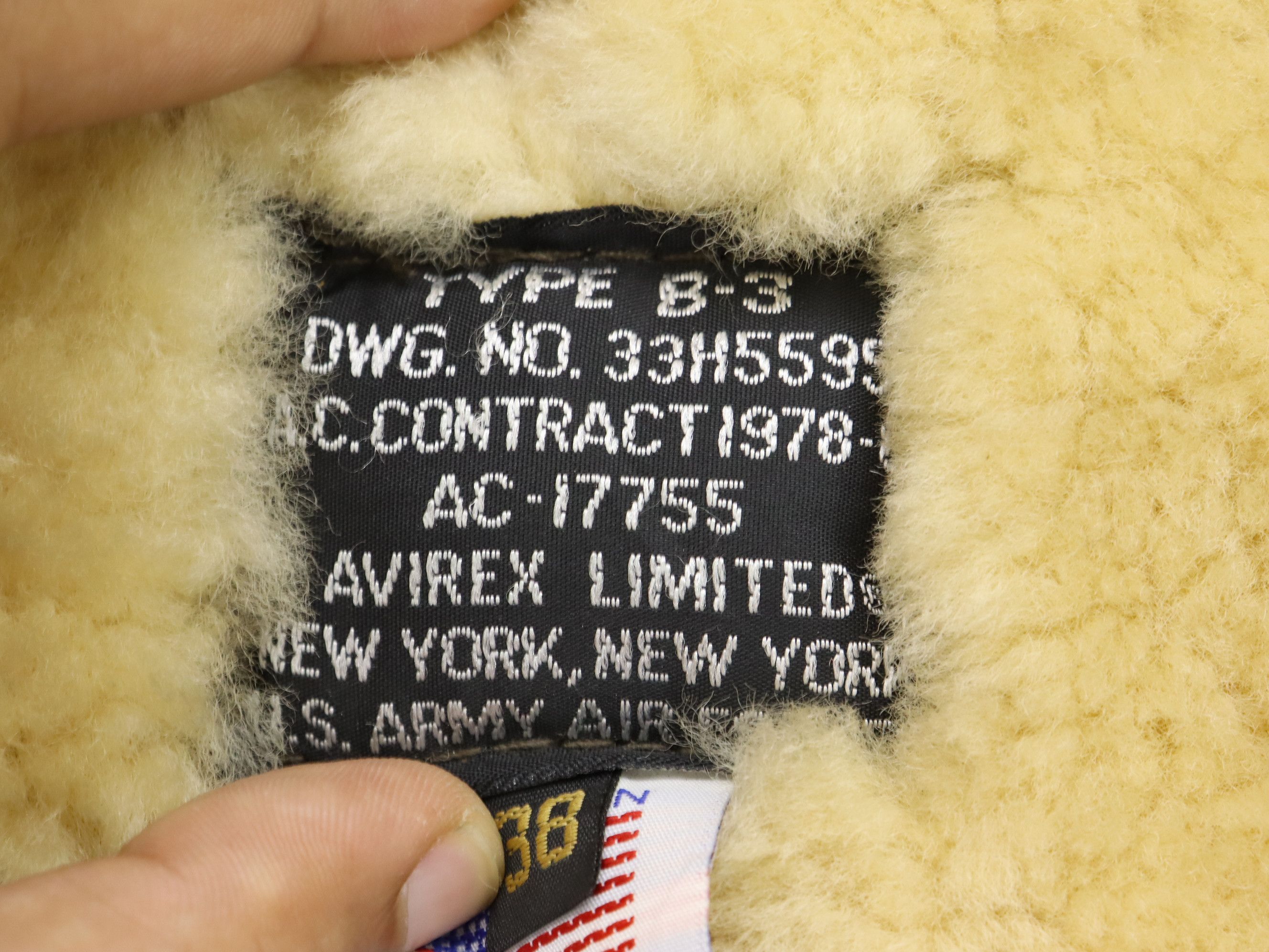 Avirex Vtg. Avirex Type B-3 Leather Sheepskin Flight Bomber Jacket Size US M / EU 48-50 / 2 - 21 Thumbnail