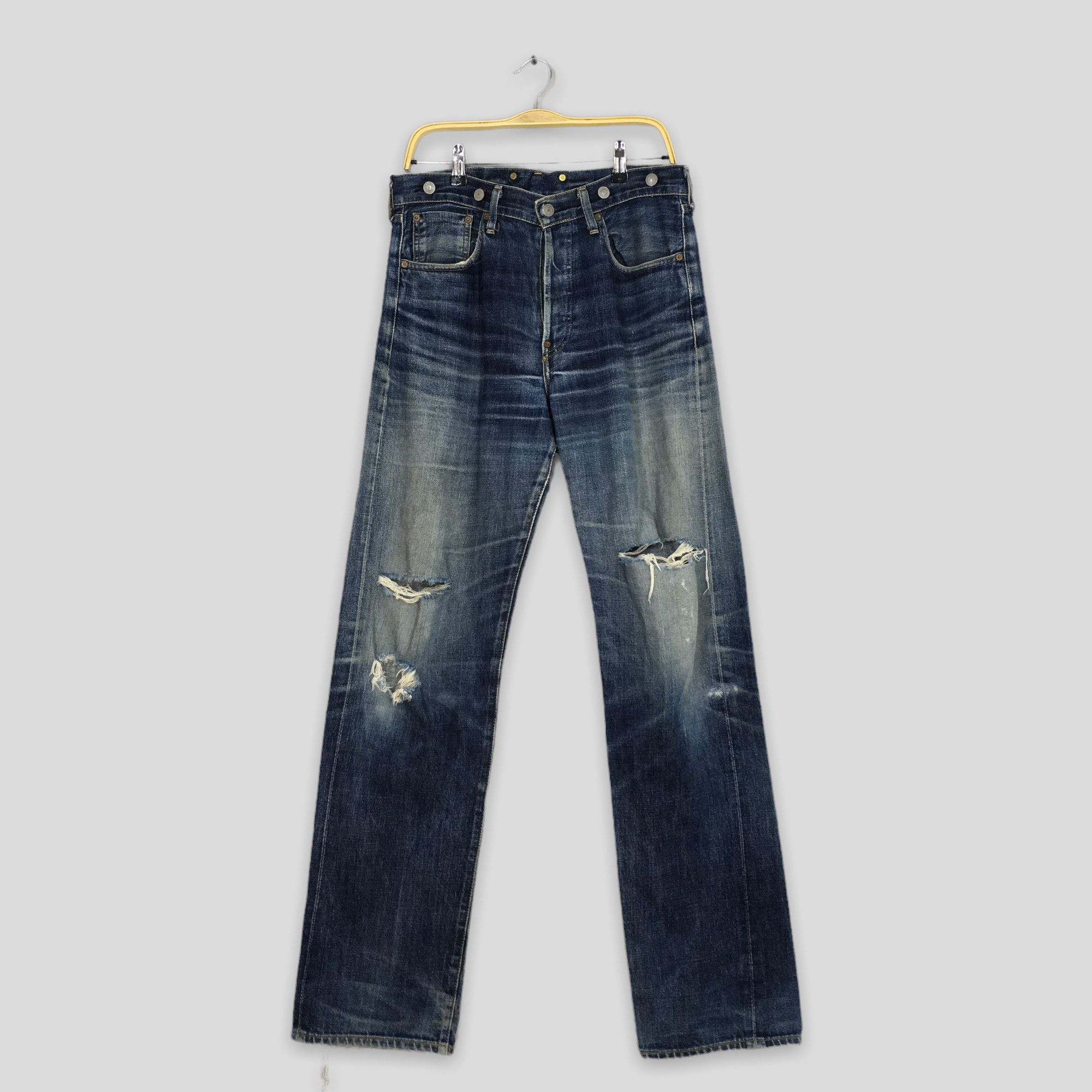 image of Levis x Levis Vintage Clothing Size 33X35 Vintage Levi's 702 Lvc Redline Selvedge Jeans in Blue