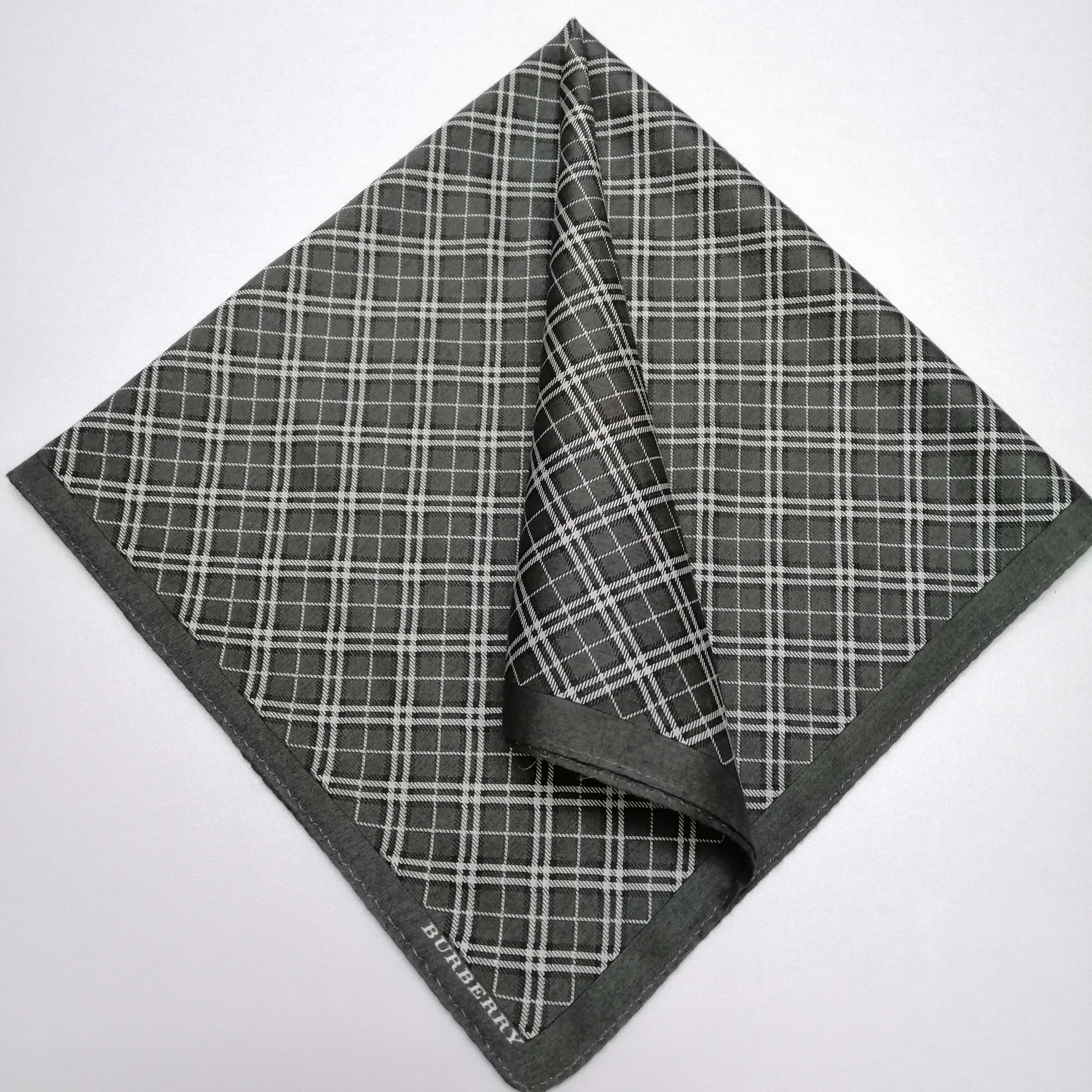 Burberry × Vintage Burberry Handkerchief/Neckerchief/Bandana-KD2069 Size ONE SIZE - 1 Thumbnail