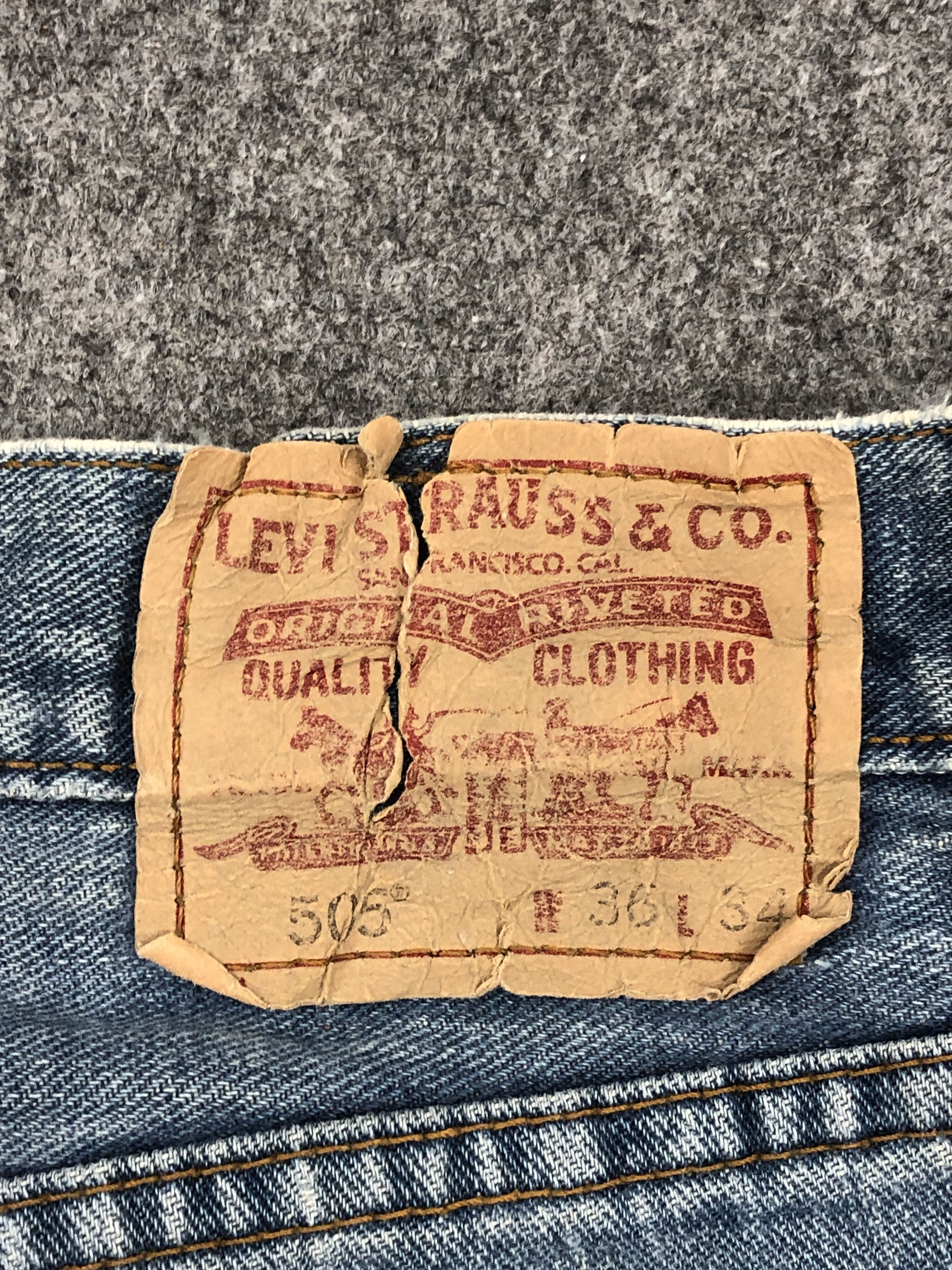 Levi's × Vintage Vintage Levis 505 Faded Blue Jeans Size US 37 - 5 Thumbnail