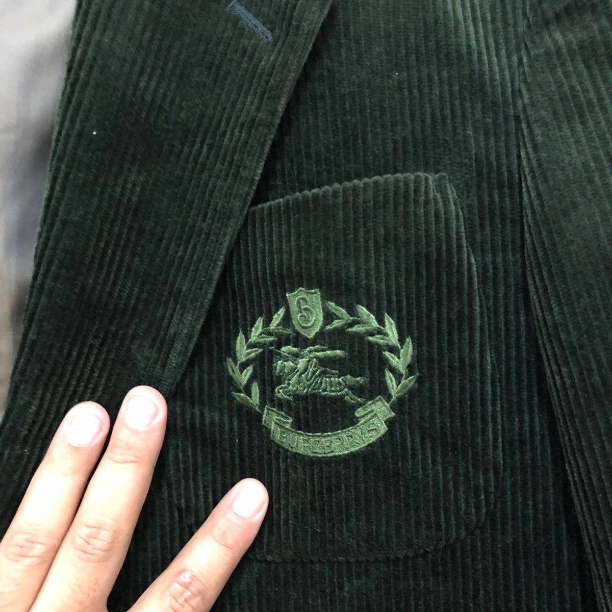 Burberry Offer Very Rare corduroy coat / blazer big logo fit like M Size US S / EU 44-46 / 1 - 12 Thumbnail