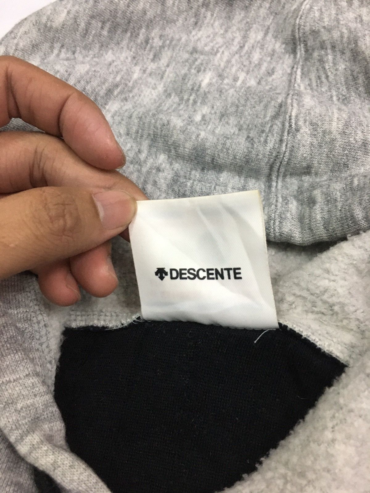 Descente × NCAA VINTAGE NCAA COLLEGE SPORT BIG LOGO EMBROIDERY HOODIE Size US M / EU 48-50 / 2 - 7 Thumbnail