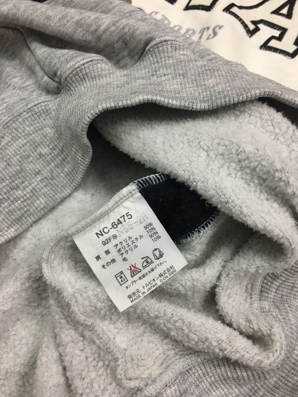 Descente × NCAA VINTAGE NCAA COLLEGE SPORT BIG LOGO EMBROIDERY HOODIE Size US M / EU 48-50 / 2 - 8 Thumbnail