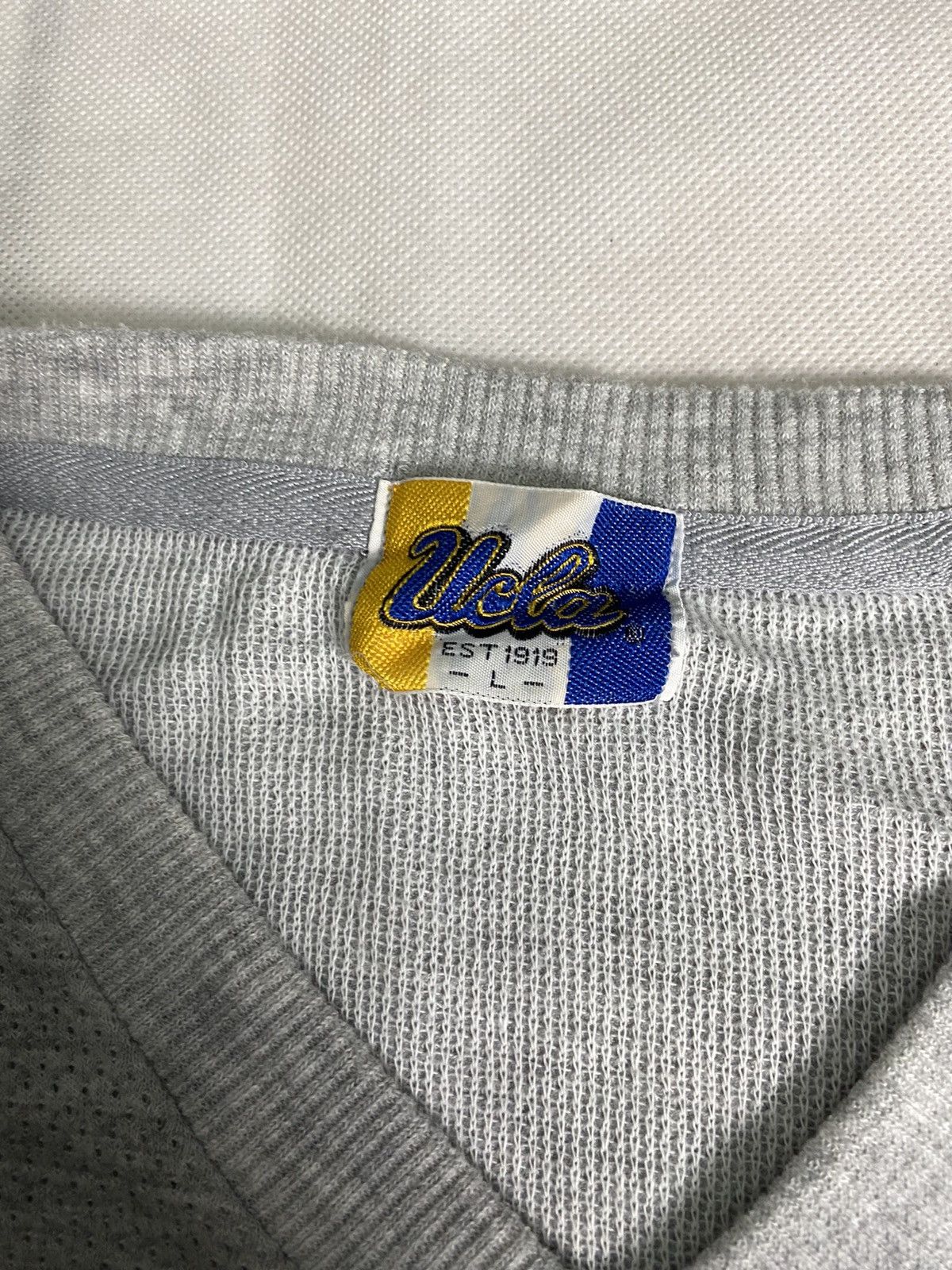 Vintage Vintage Ucla Sweatshirt Size US L / EU 52-54 / 3 - 5 Thumbnail
