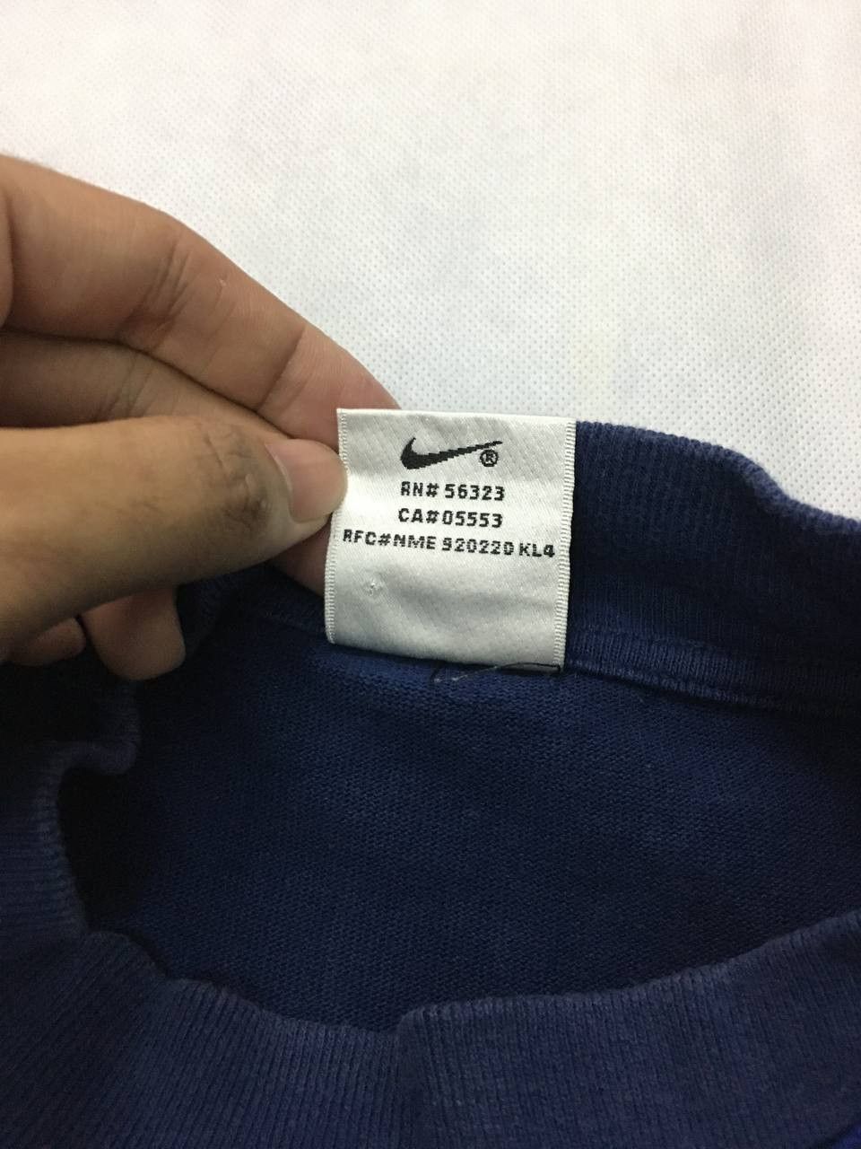 Nike × Vintage Vintage Nike Embroidered Swoosh Tee Size US M / EU 48-50 / 2 - 7 Thumbnail