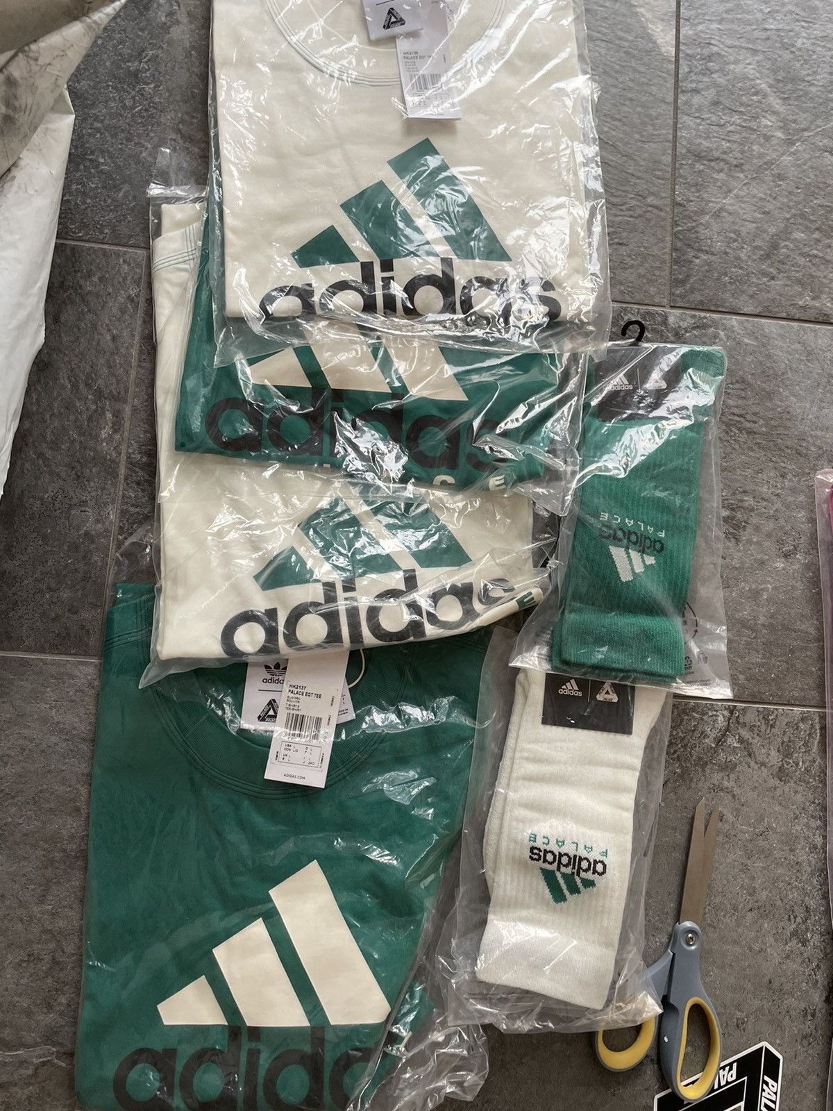 Adidas × Palace ADIDAS x PALACE EQT TEE GREEN - Large - AW22 Size US L / EU 52-54 / 3 - 2 Thumbnail