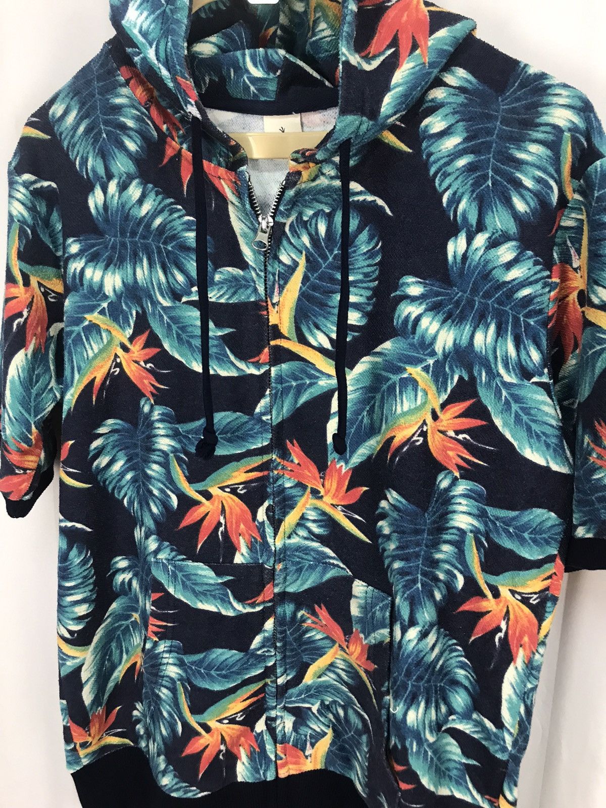 Japanese Brand Overprint short sleeve zipper hoodie Size US M / EU 48-50 / 2 - 5 Thumbnail