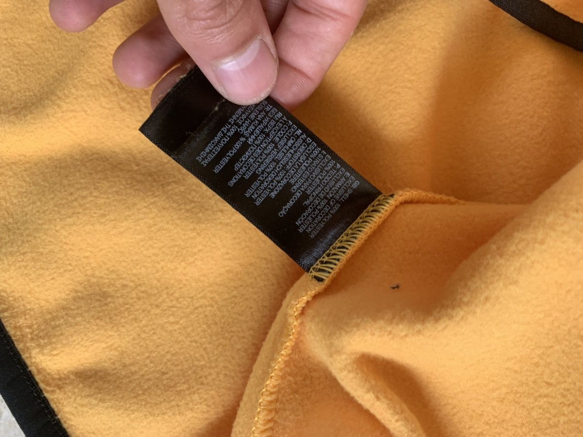 The North Face Pullover in Yellow & Black Size US L / EU 52-54 / 3 - 13 Thumbnail