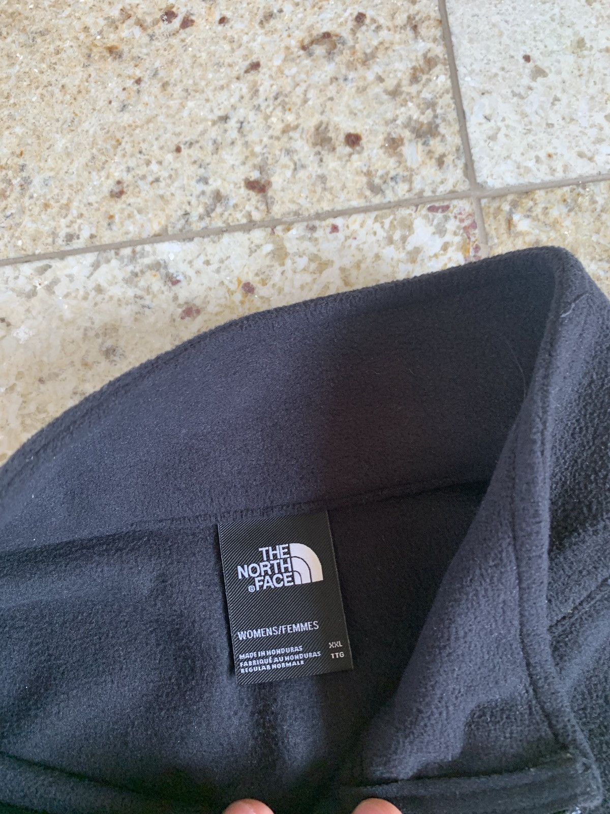 The North Face Pullover in Yellow & Black Size US L / EU 52-54 / 3 - 14 Thumbnail