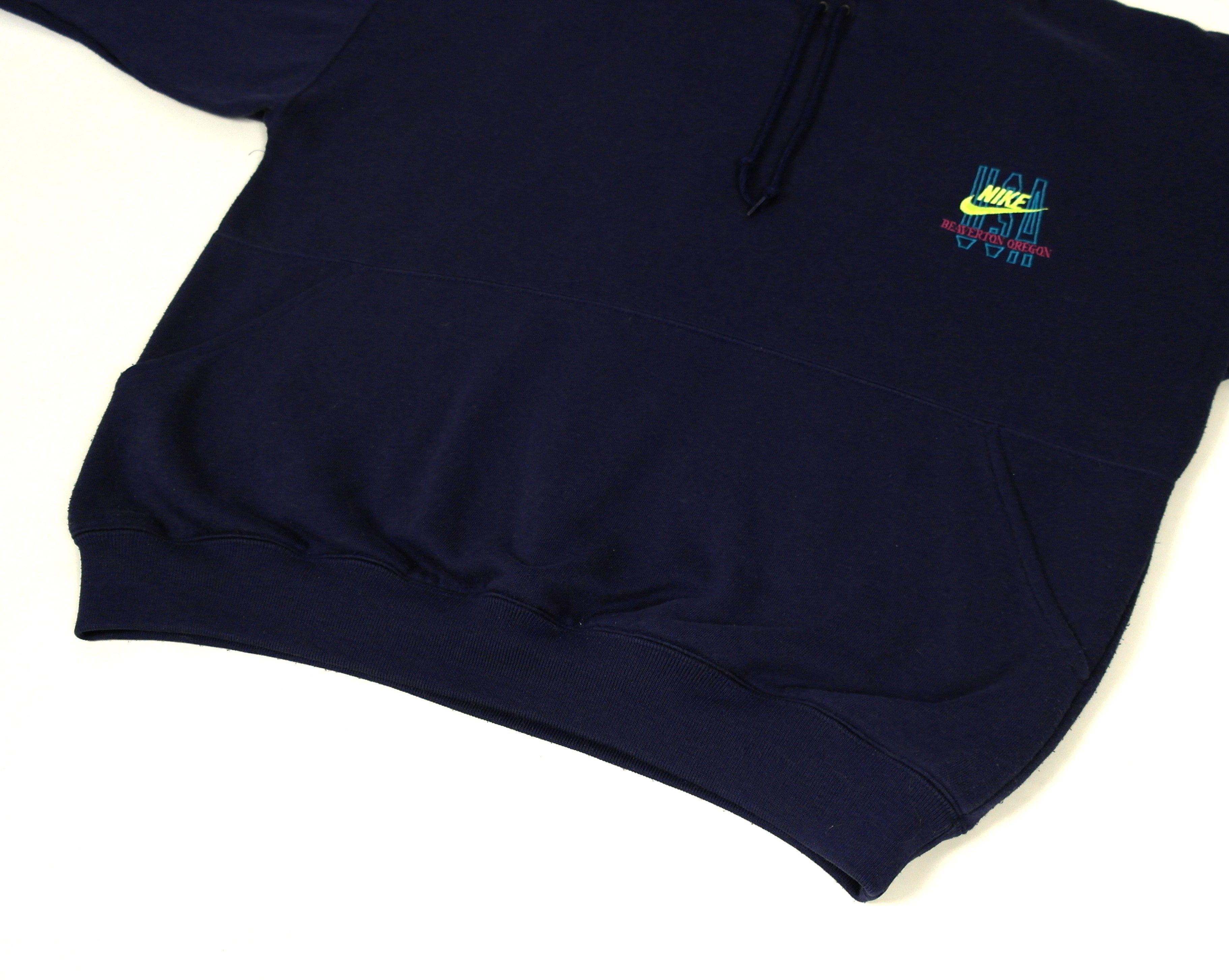 Nike Vintage Nike Beaverton Oregon Hoodie Men's L Dark Blue Size US L / EU 52-54 / 3 - 6 Thumbnail