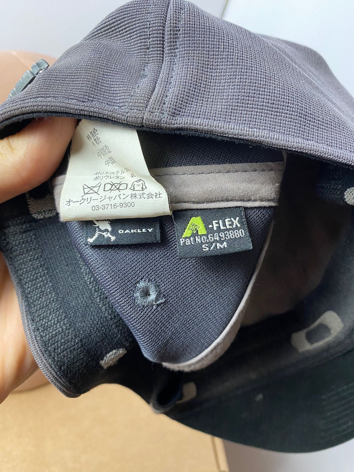 Vintage Oakley cap logo grey